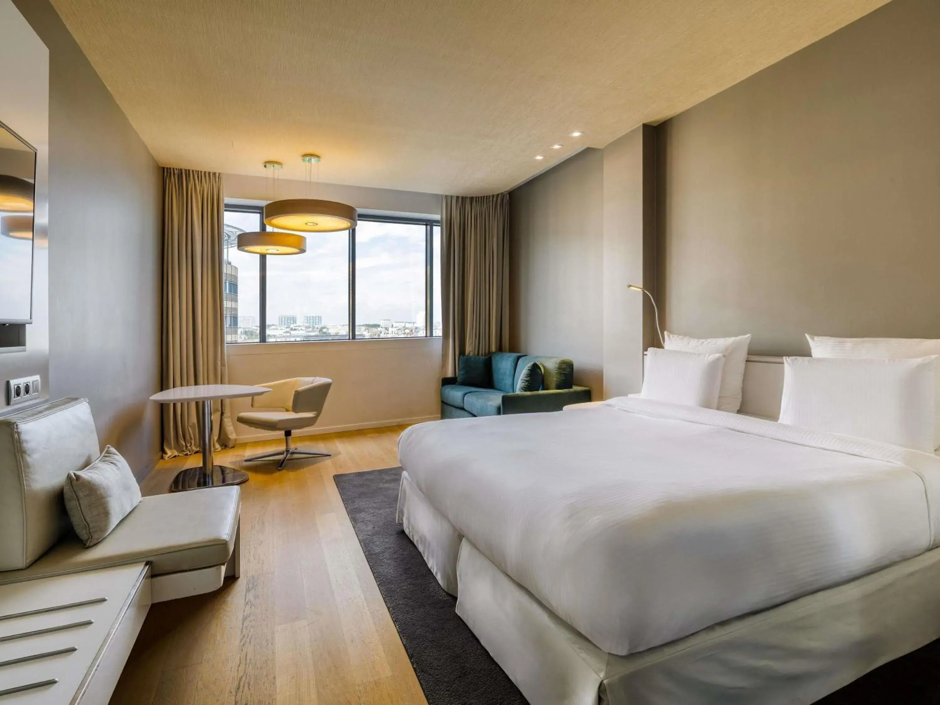 Bedroom, Bed in Pullman Brussels Centre Midi Bedroom, Bed in Pullman Brussels Centre Midi