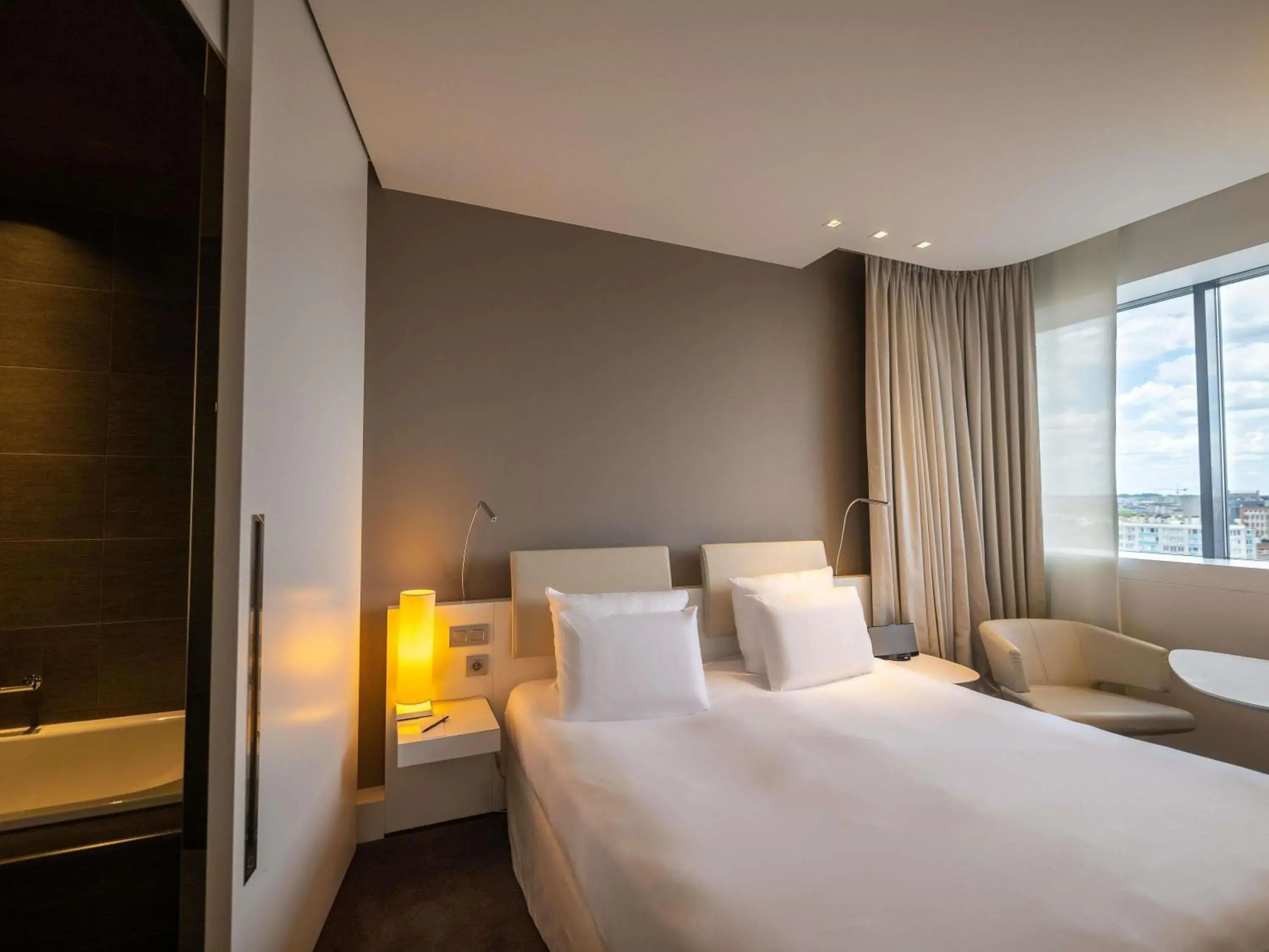 Bedroom, Bed in Pullman Brussels Centre Midi Bedroom, Bed in Pullman Brussels Centre Midi