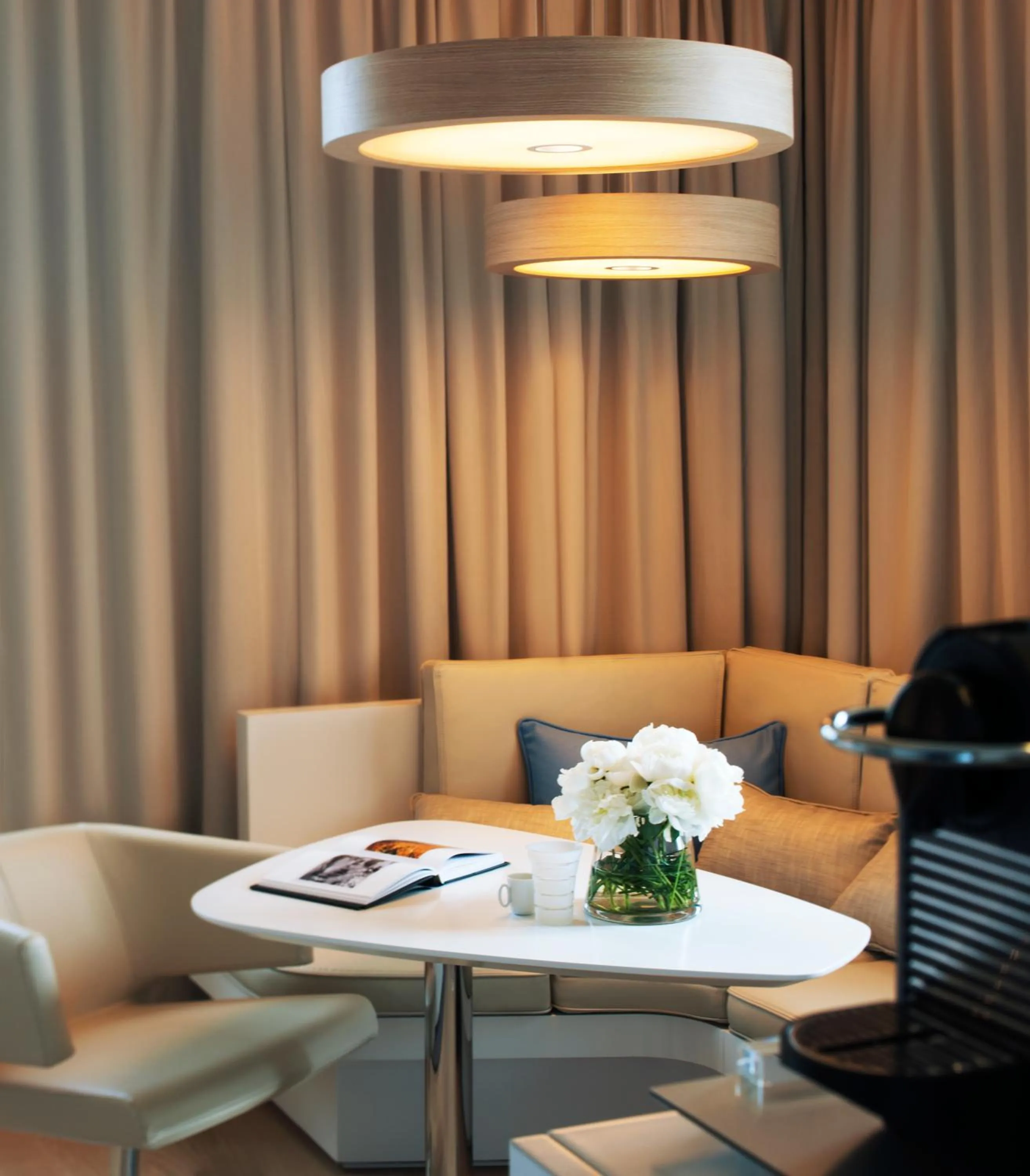 Seating area in Pullman Brussels Centre Midi