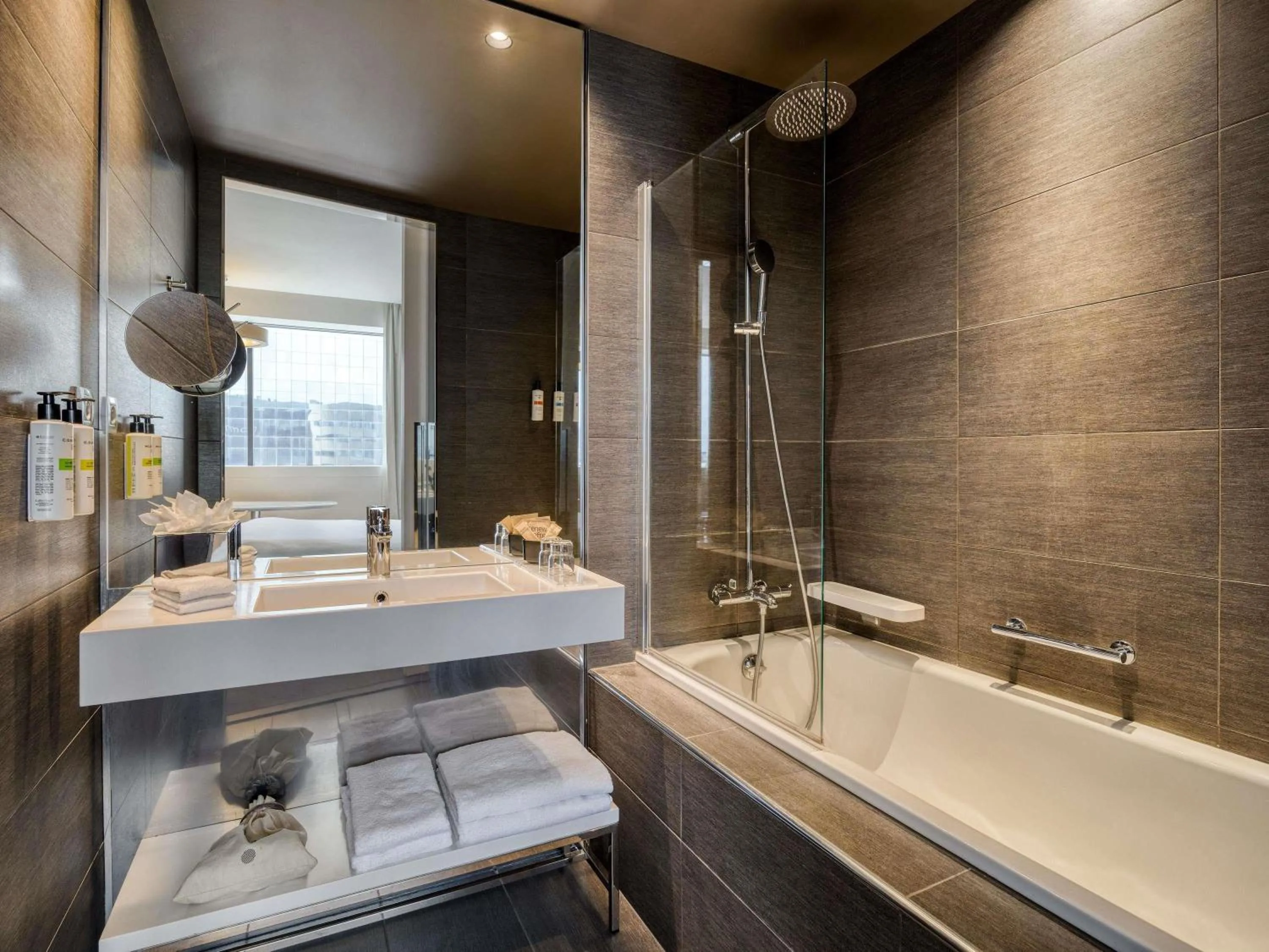 Bedroom in Pullman Brussels Centre Midi