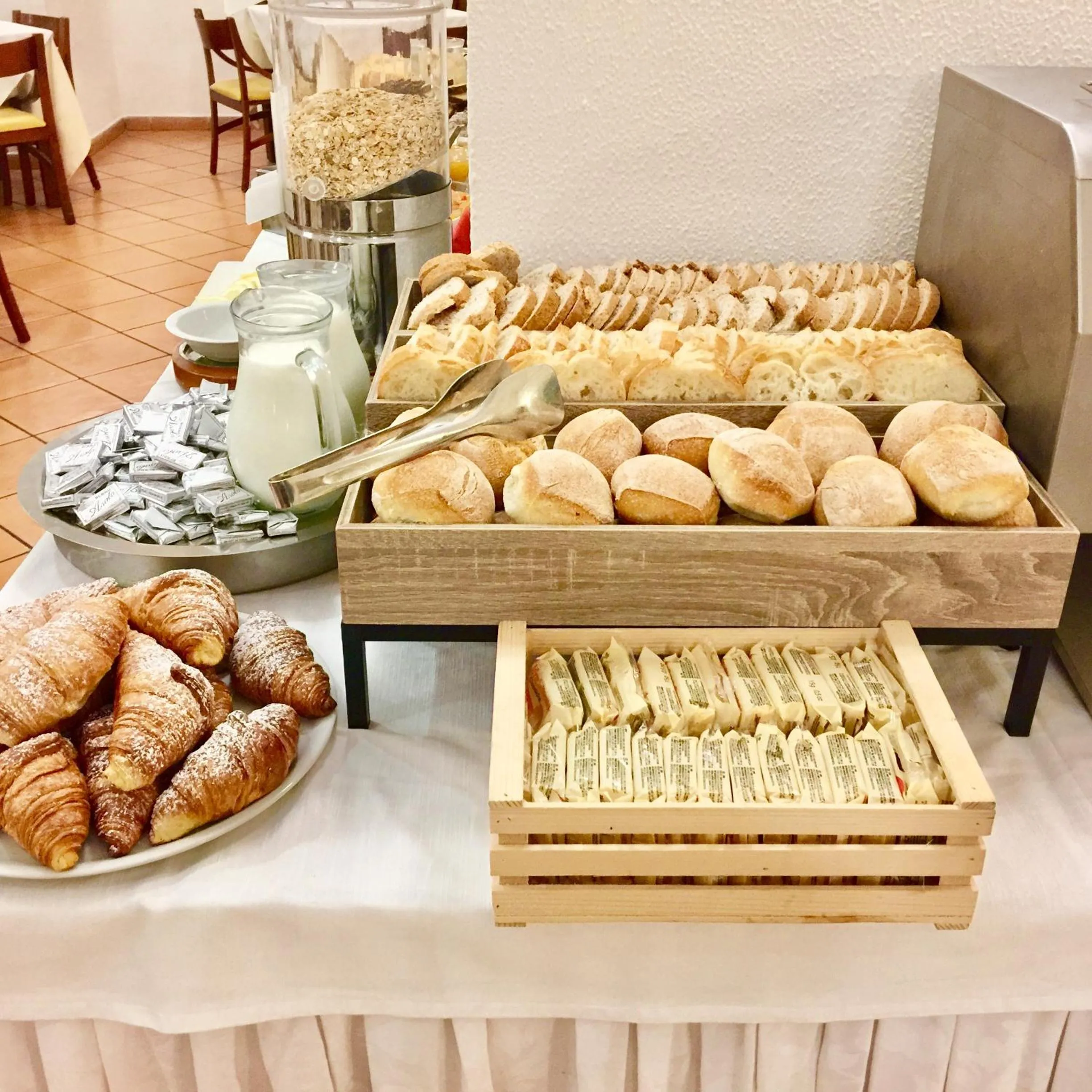 Restaurant/places to eat in Panorama Palace Hotel