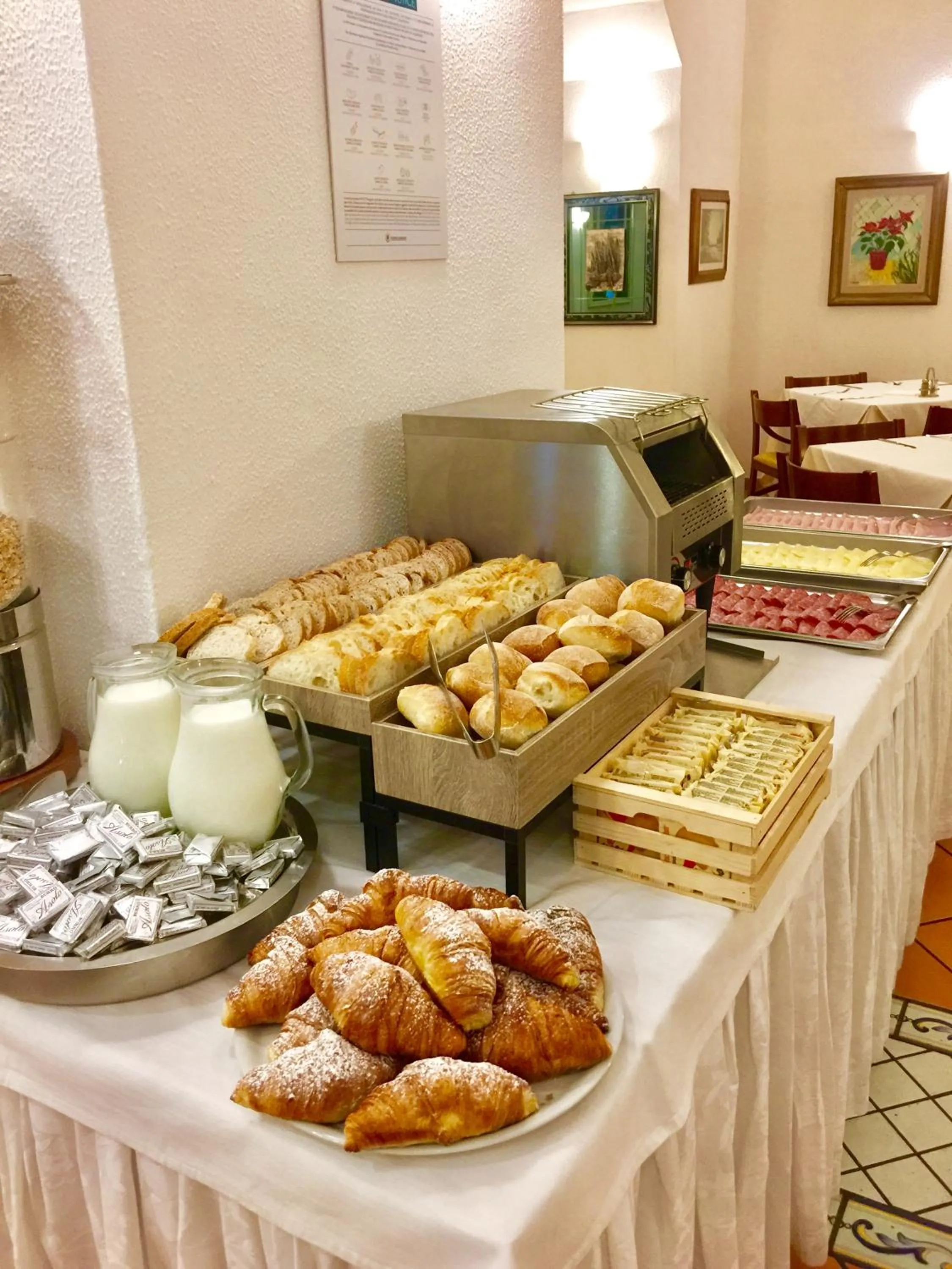 Restaurant/places to eat in Panorama Palace Hotel