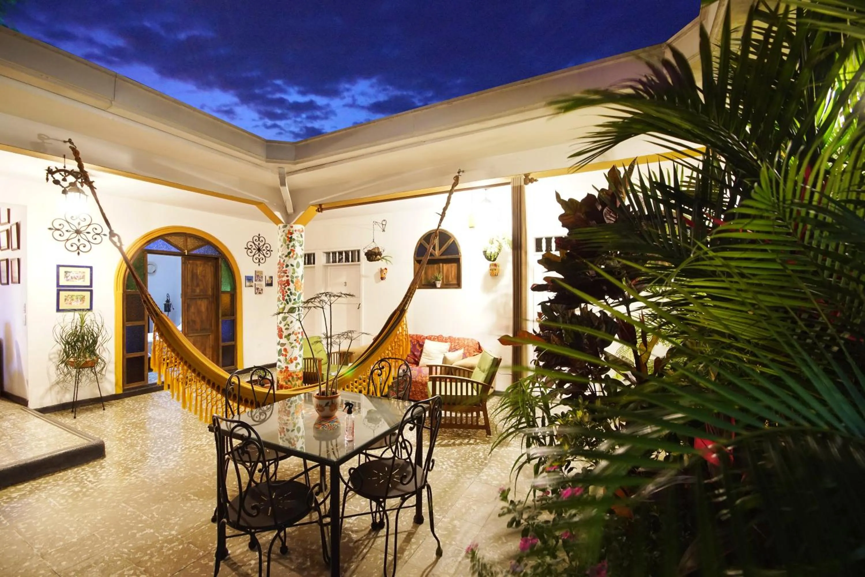 Single Room with Private Bathroom - single occupancy in Casa Ruta Sur