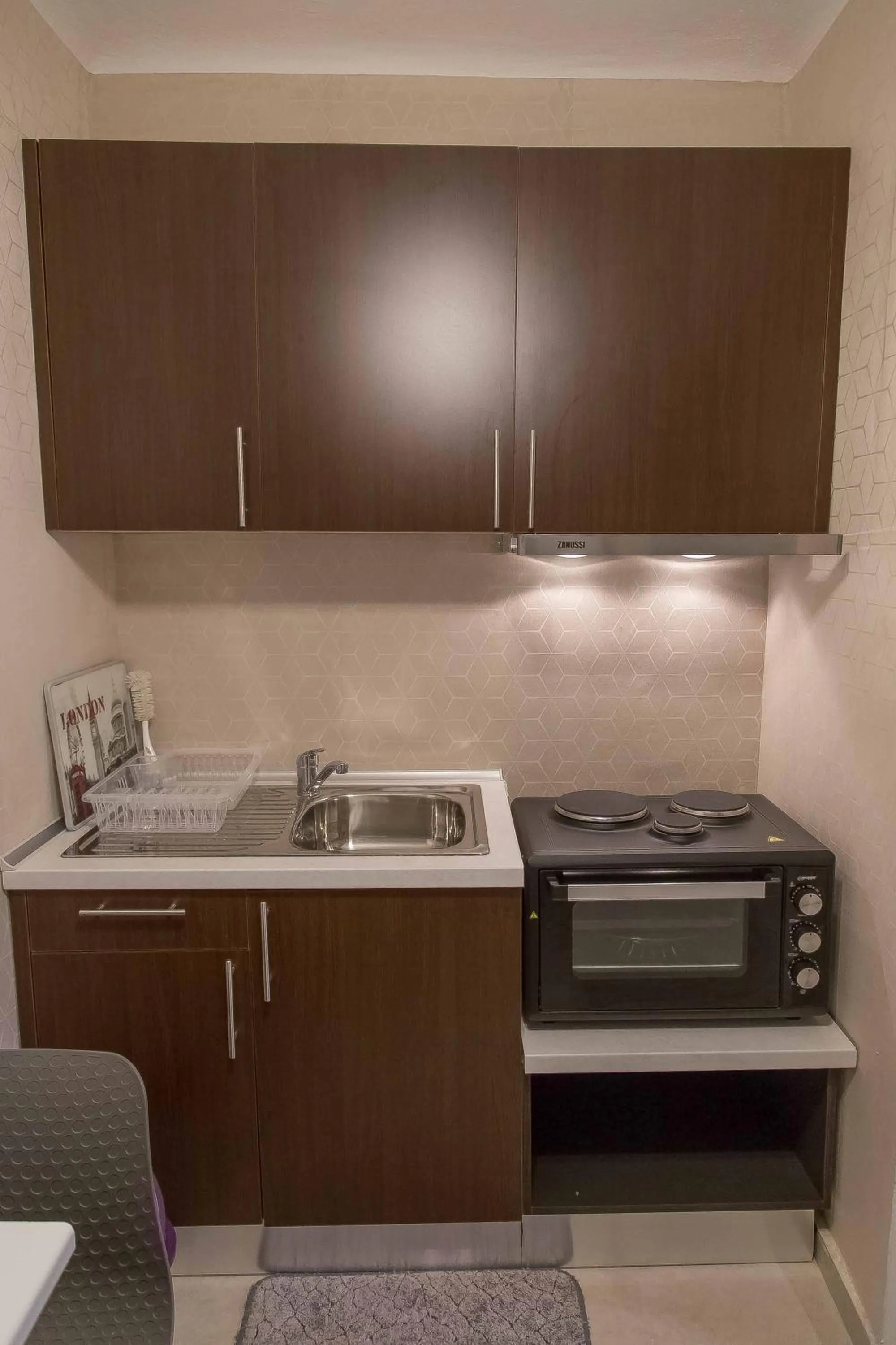 Kitchen or kitchenette in Historic Luxury House in the Heart of Meteora