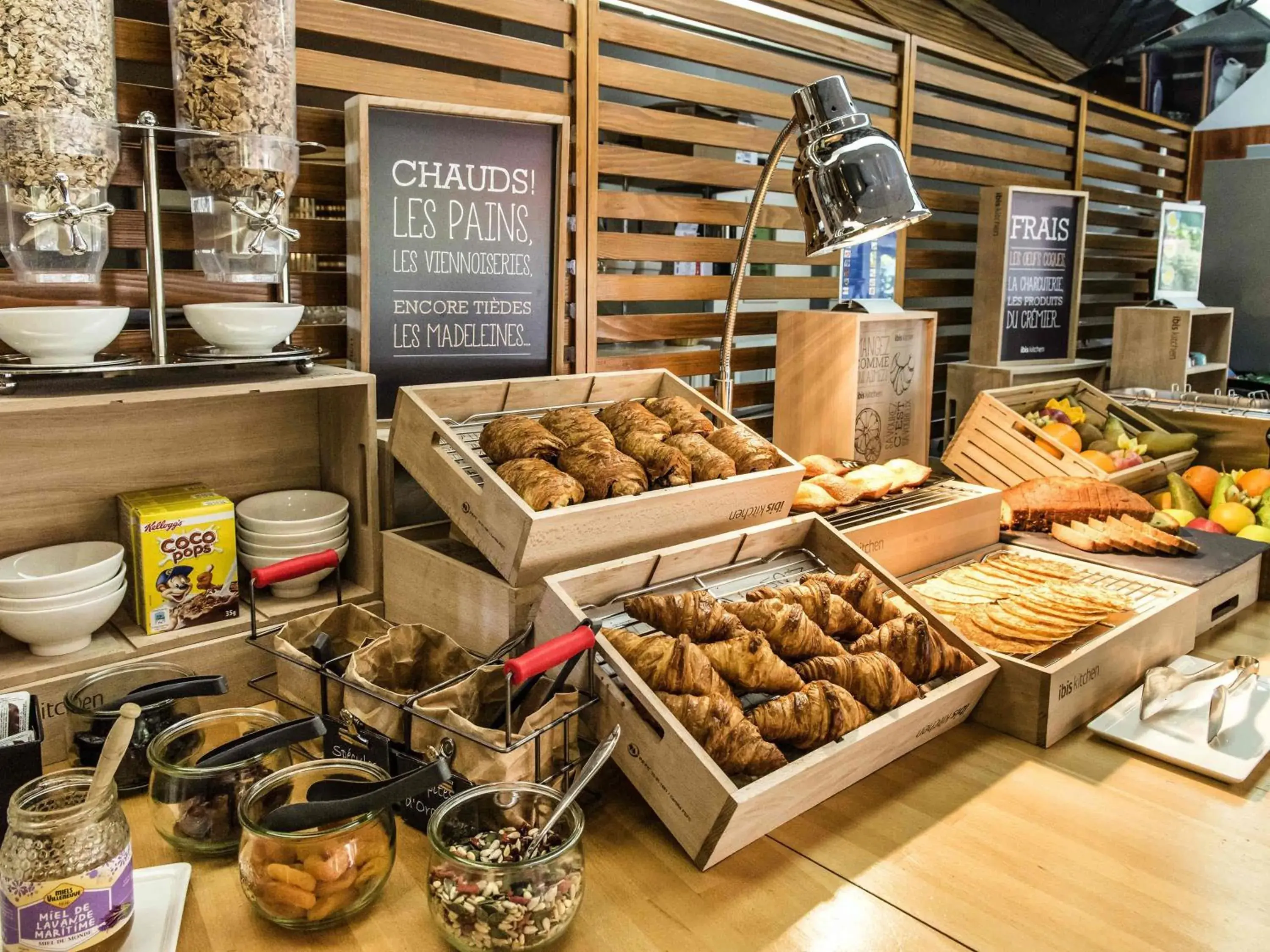 Breakfast in Ibis Château-Thierry Breakfast in Ibis Château-Thierry