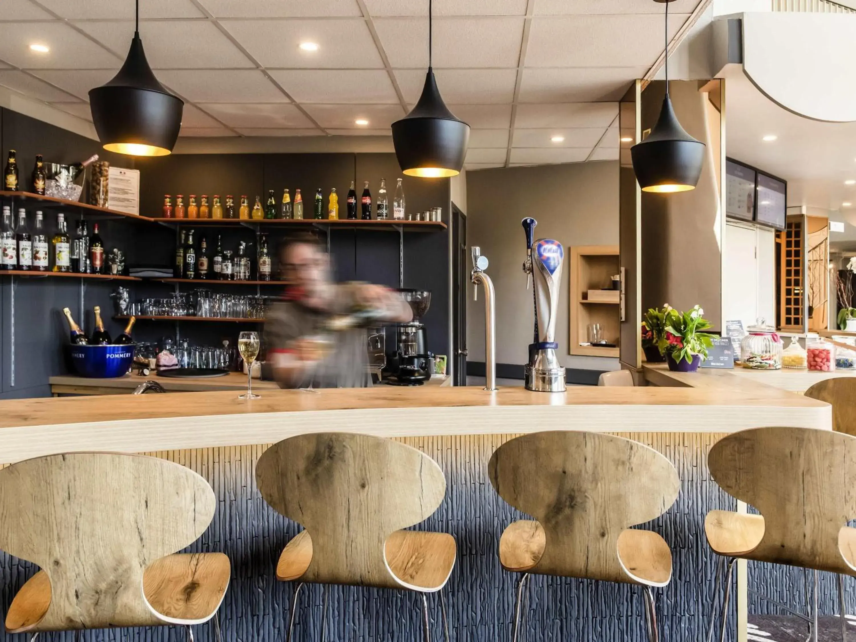 Lounge or bar in Ibis Château-Thierry Lounge or bar in Ibis Château-Thierry