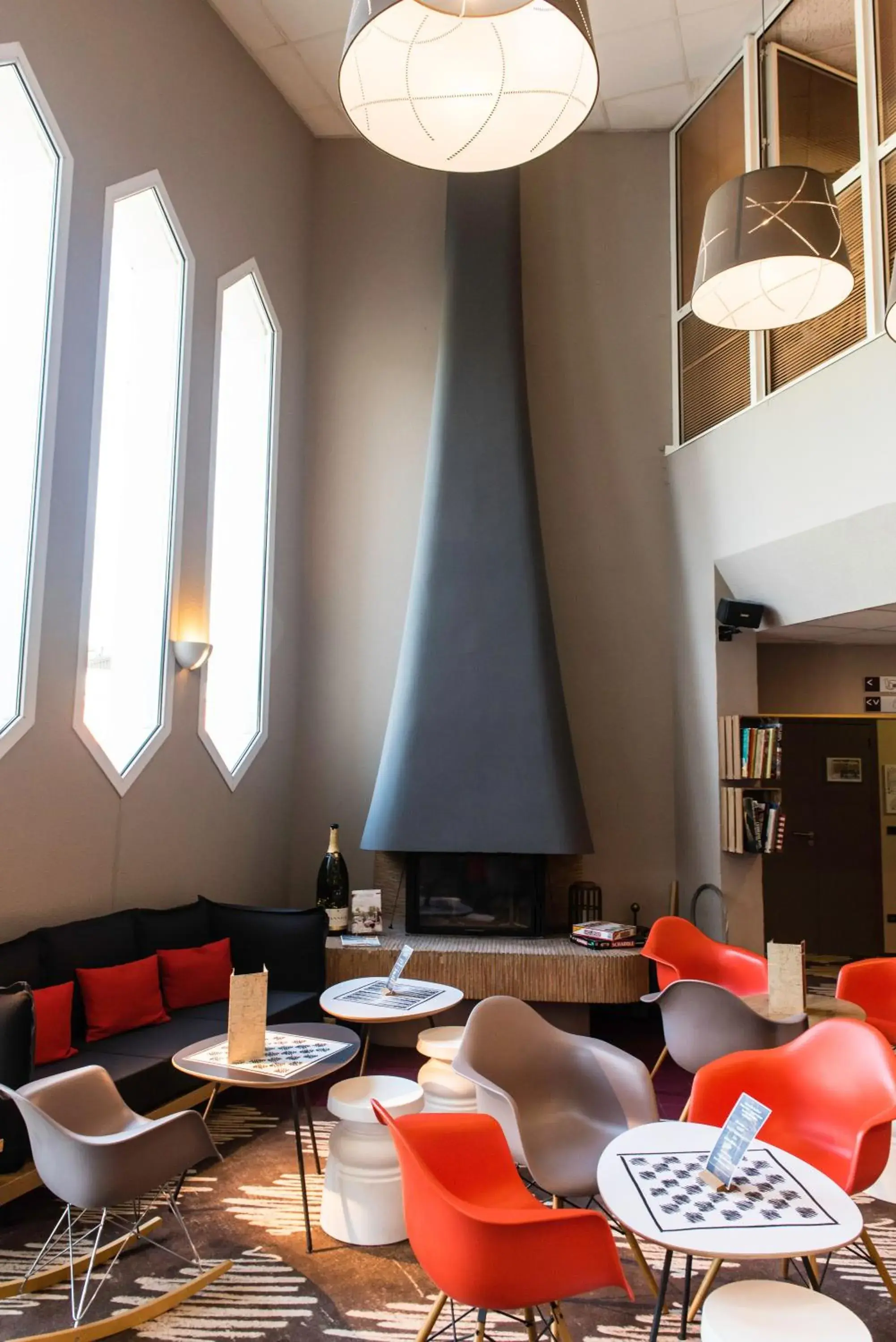 Lounge or bar in Ibis Château-Thierry Lounge or bar in Ibis Château-Thierry