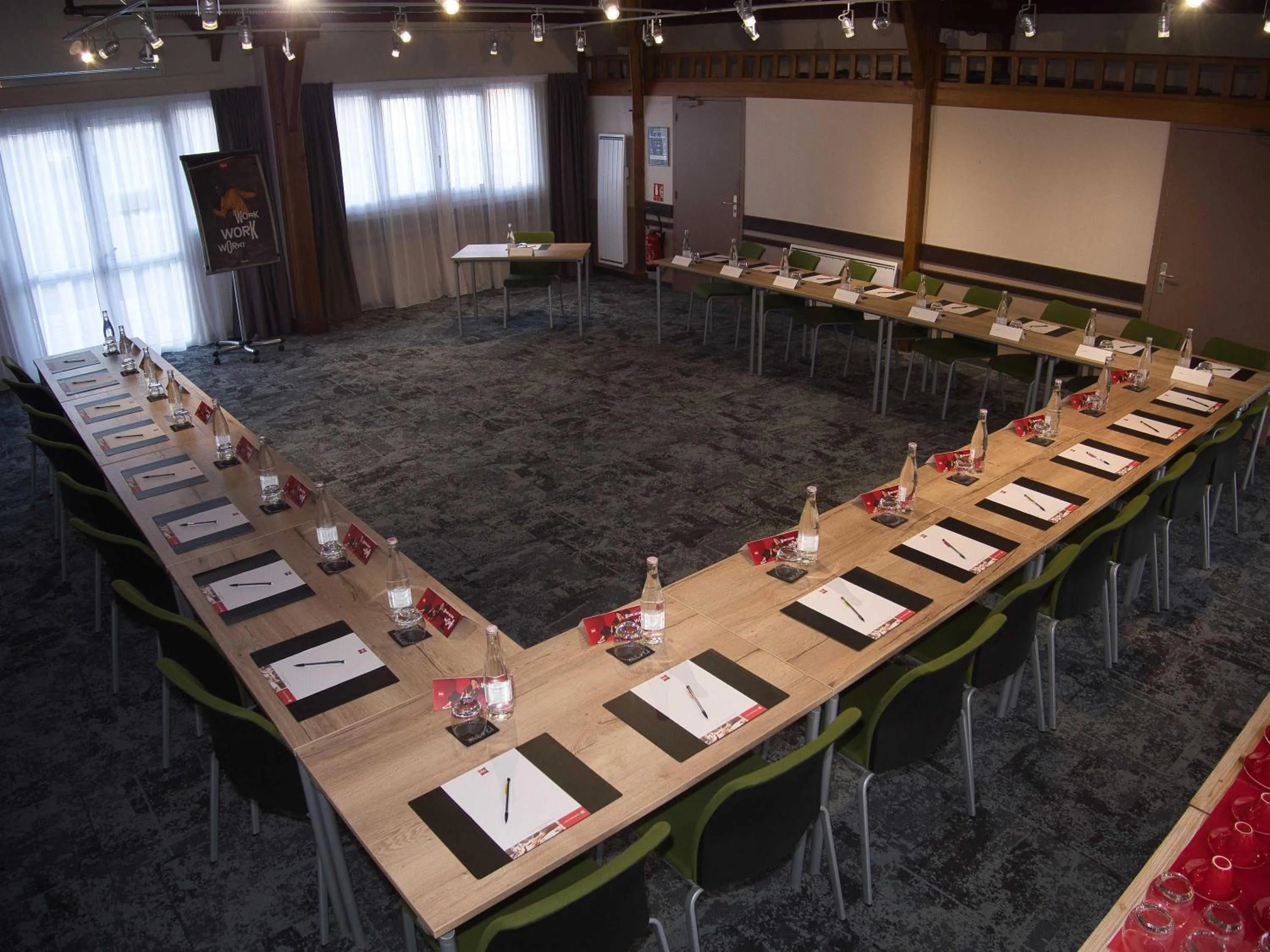 Meeting/conference room in Ibis Château-Thierry