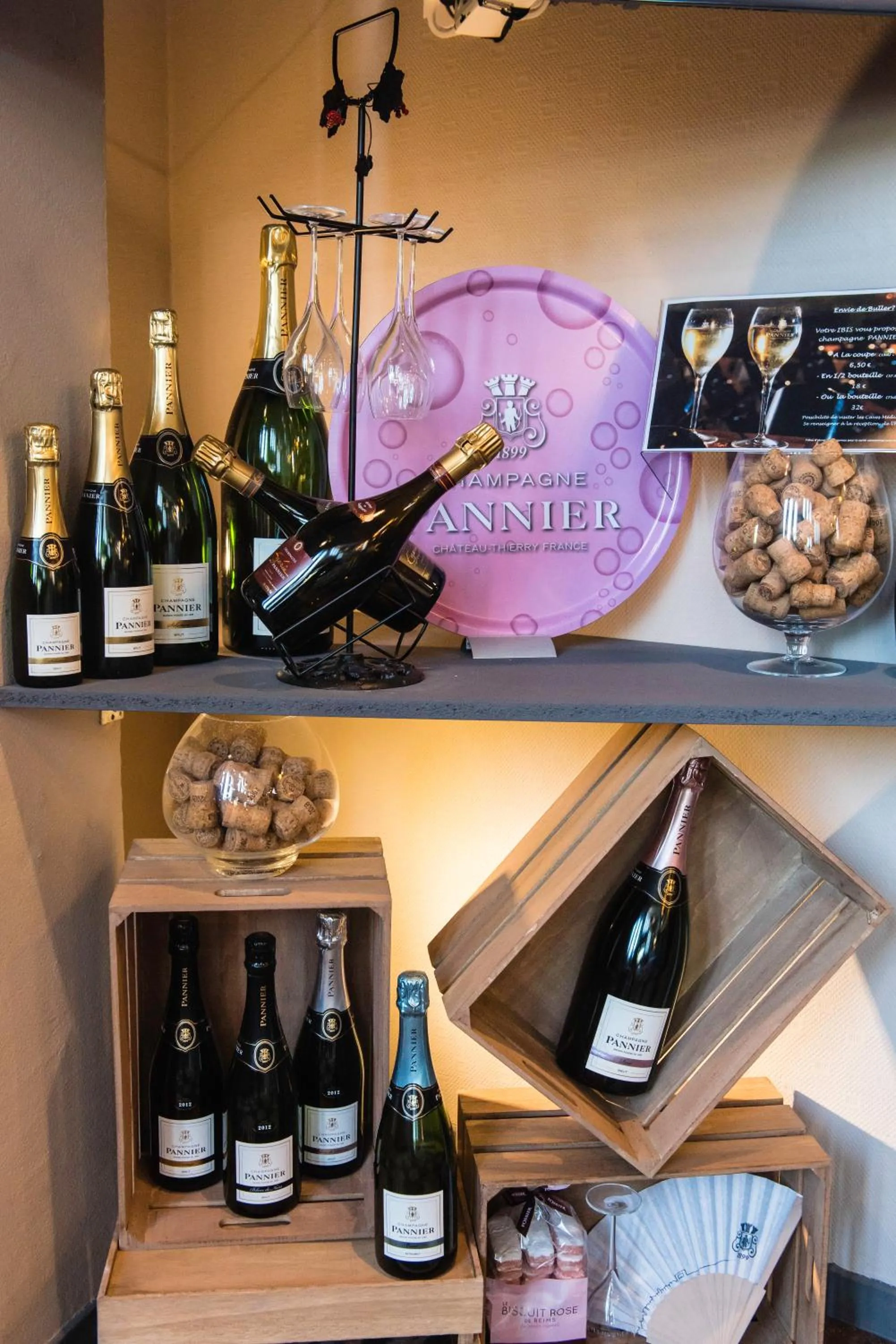 On-site shops in Ibis Château-Thierry