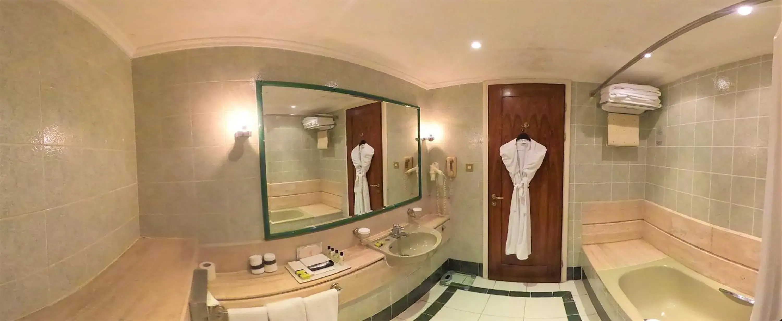 One-Bedroom Apartment with City View in The Apartments One-Bedroom Apartment with City View in The Apartments