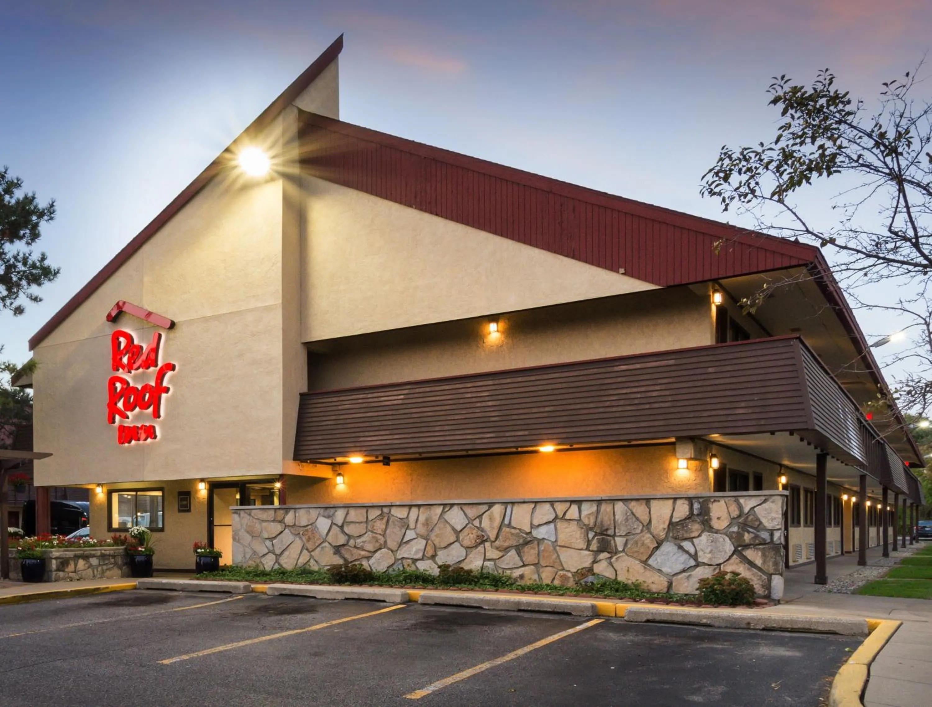 Property building in Red Roof Inn Grand Rapids Airport