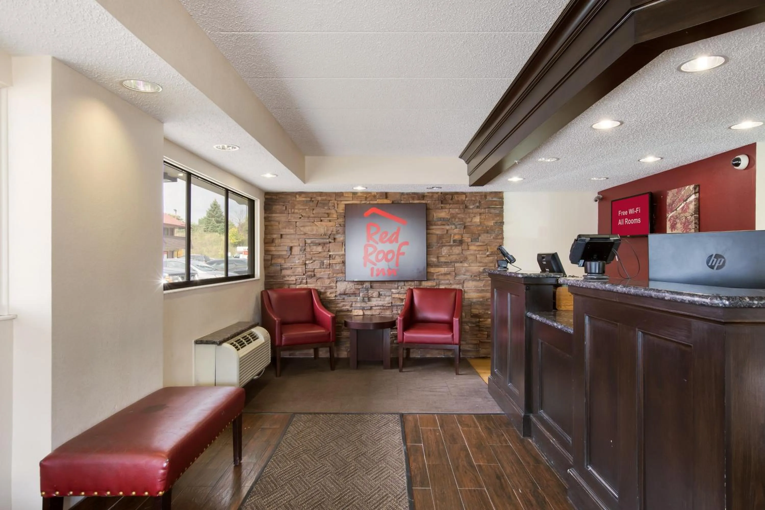 Lobby or reception in Red Roof Inn Grand Rapids Airport
