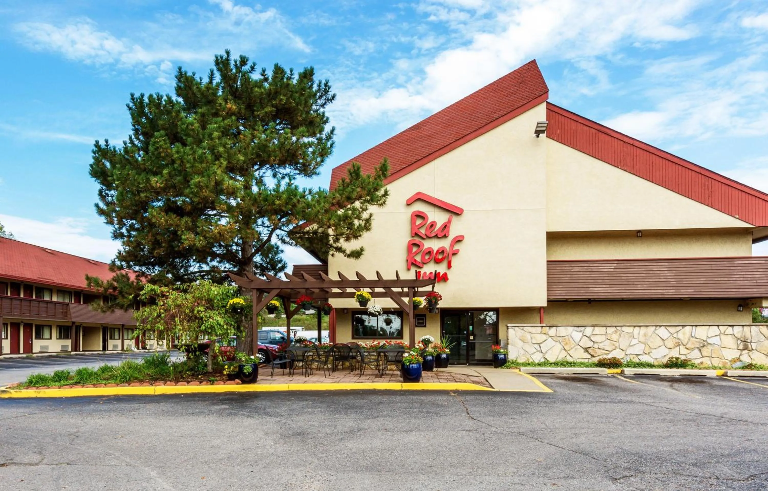 Property building in Red Roof Inn Grand Rapids Airport