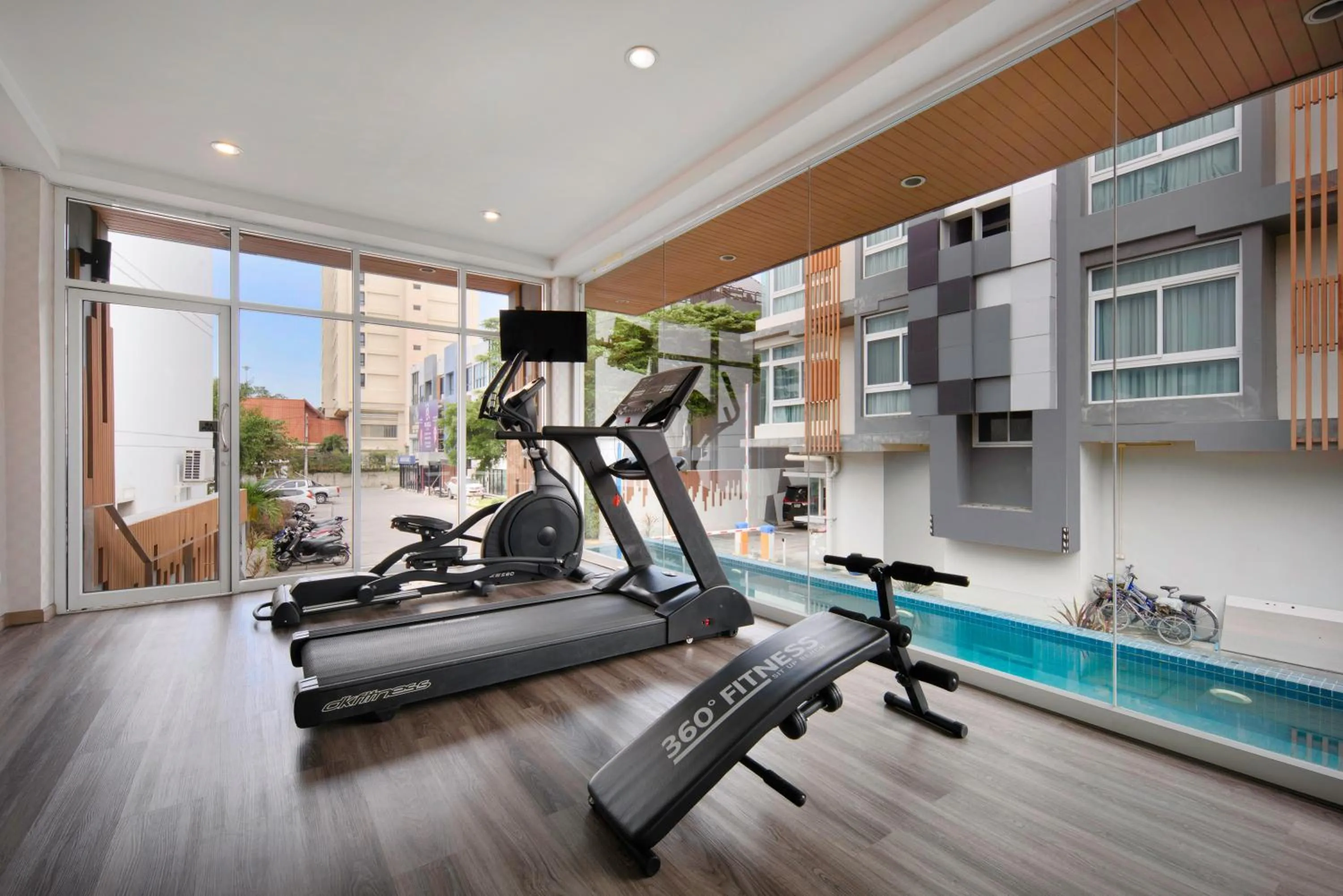 Fitness centre/facilities in Prime Square Hotel