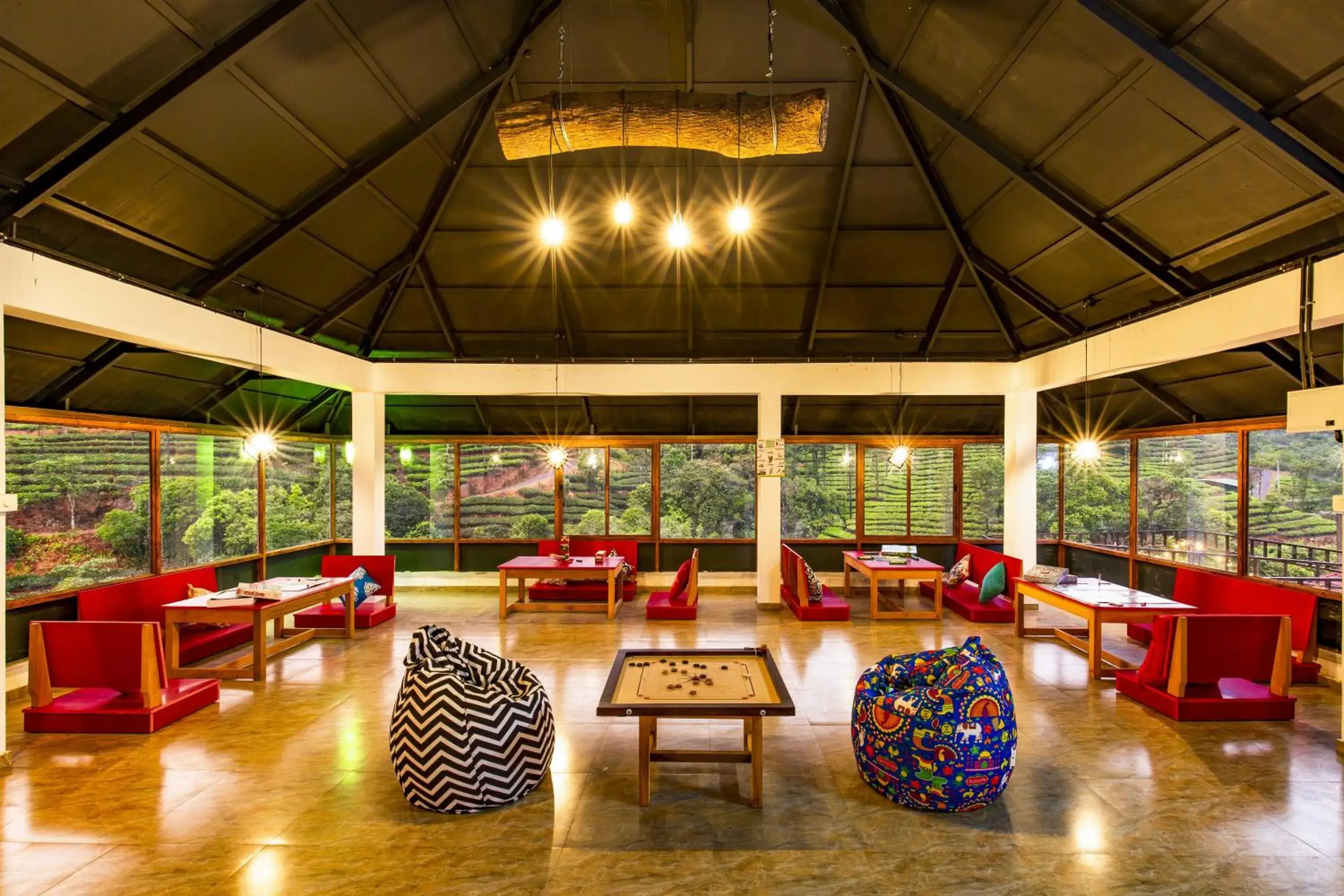 Living room in Zostel Vagamon Living room in Zostel Vagamon