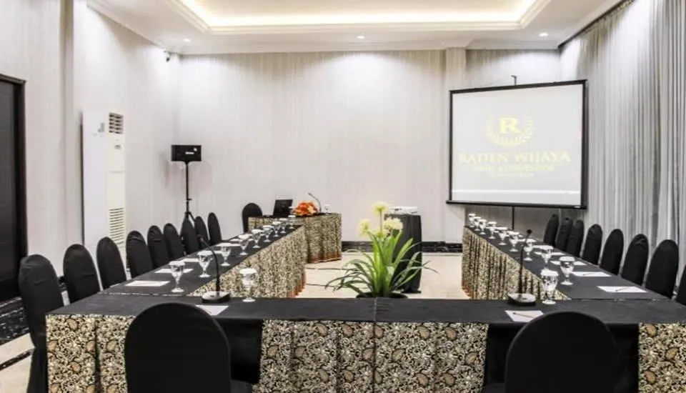 Raden Wijaya Hotel & Convention