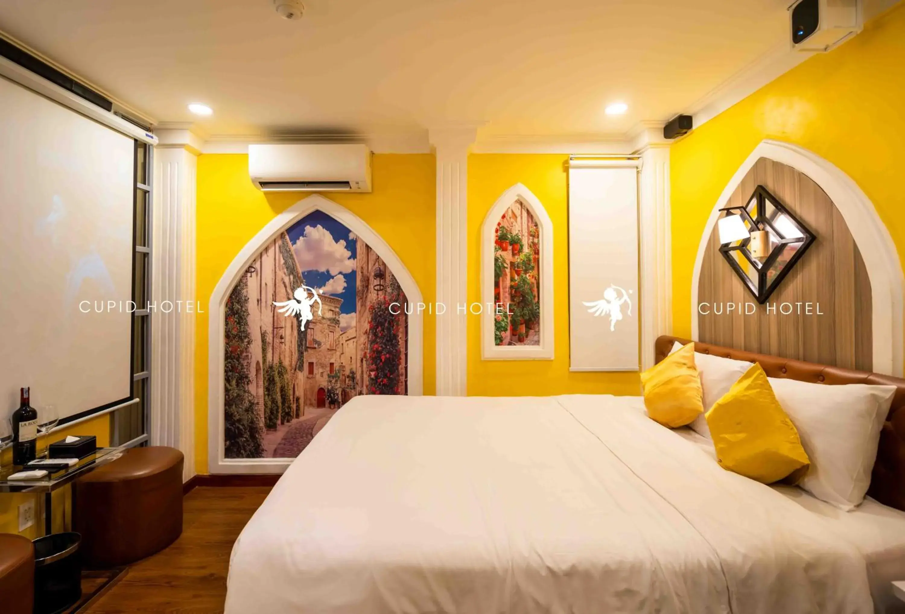 Bed in Cupid Hotel 2 Bed in Cupid Hotel 2