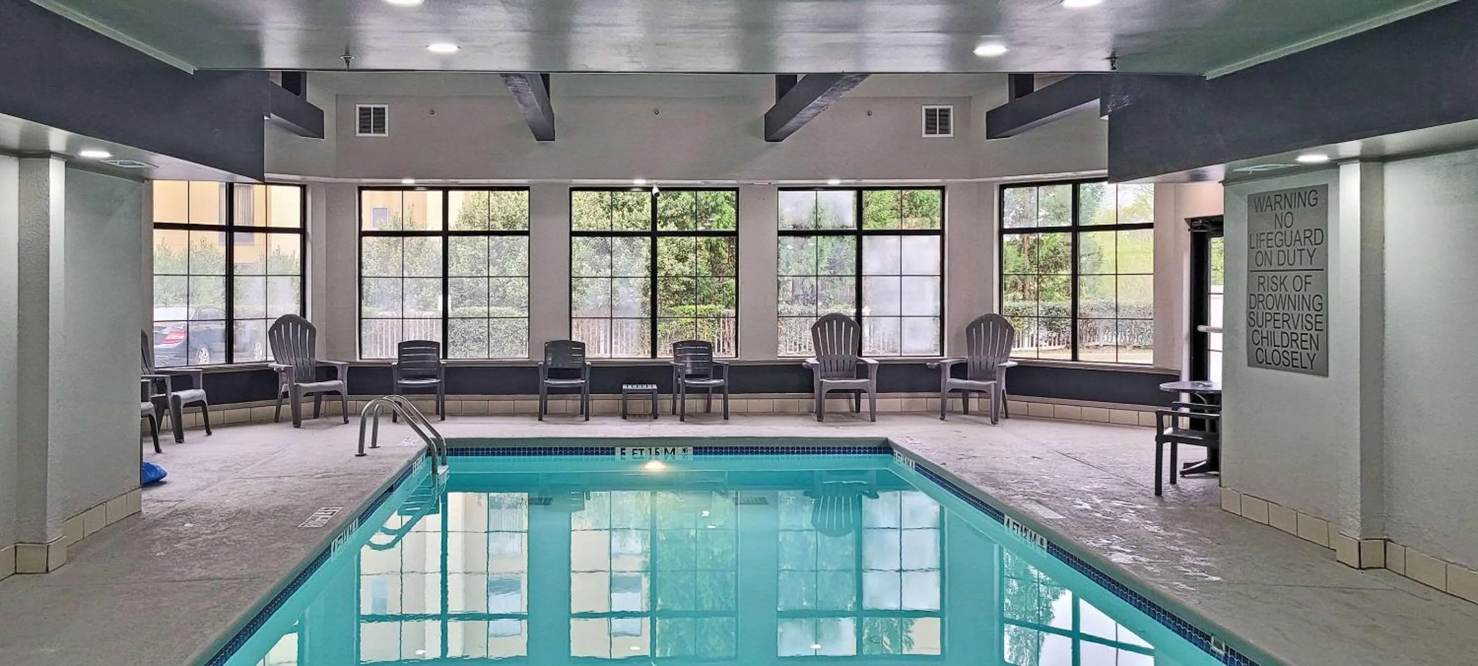 Swimming pool in Country Inn & Suites by Radisson, Canton, GA