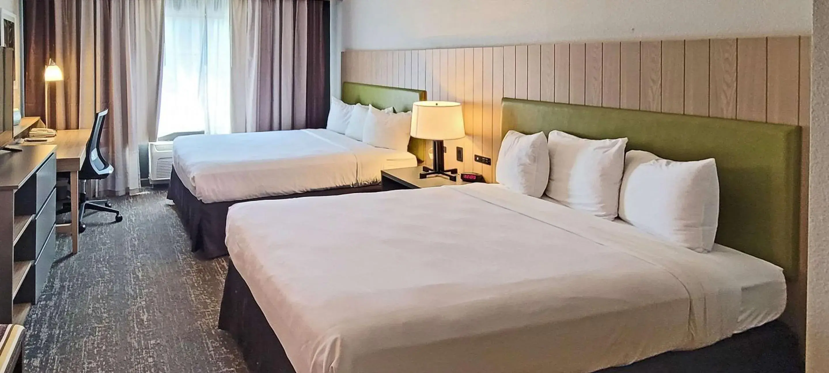 Bedroom, Bed in Country Inn & Suites by Radisson, Canton, GA Bedroom, Bed in Country Inn & Suites by Radisson, Canton, GA