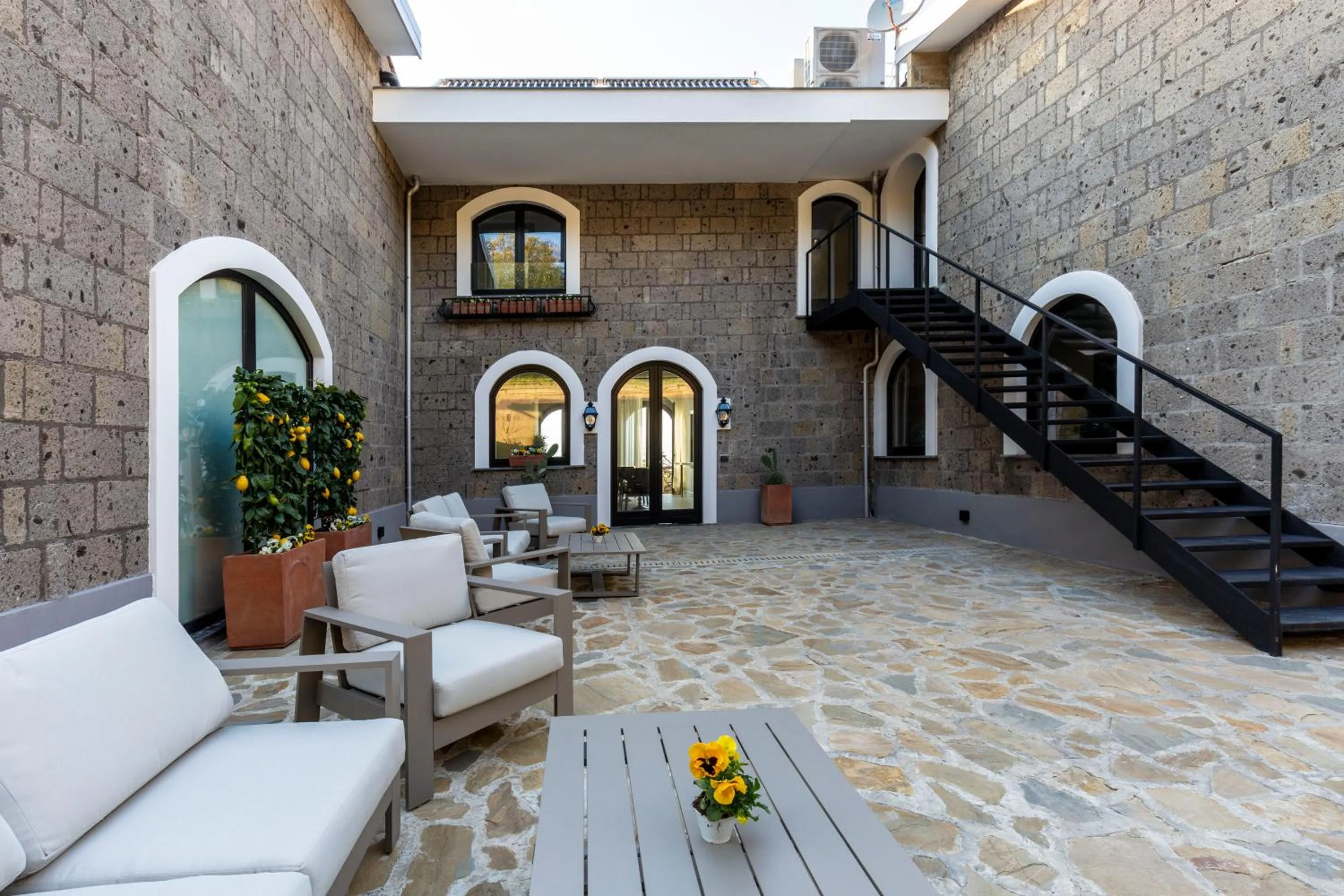 Property building in Maison Bon Bon