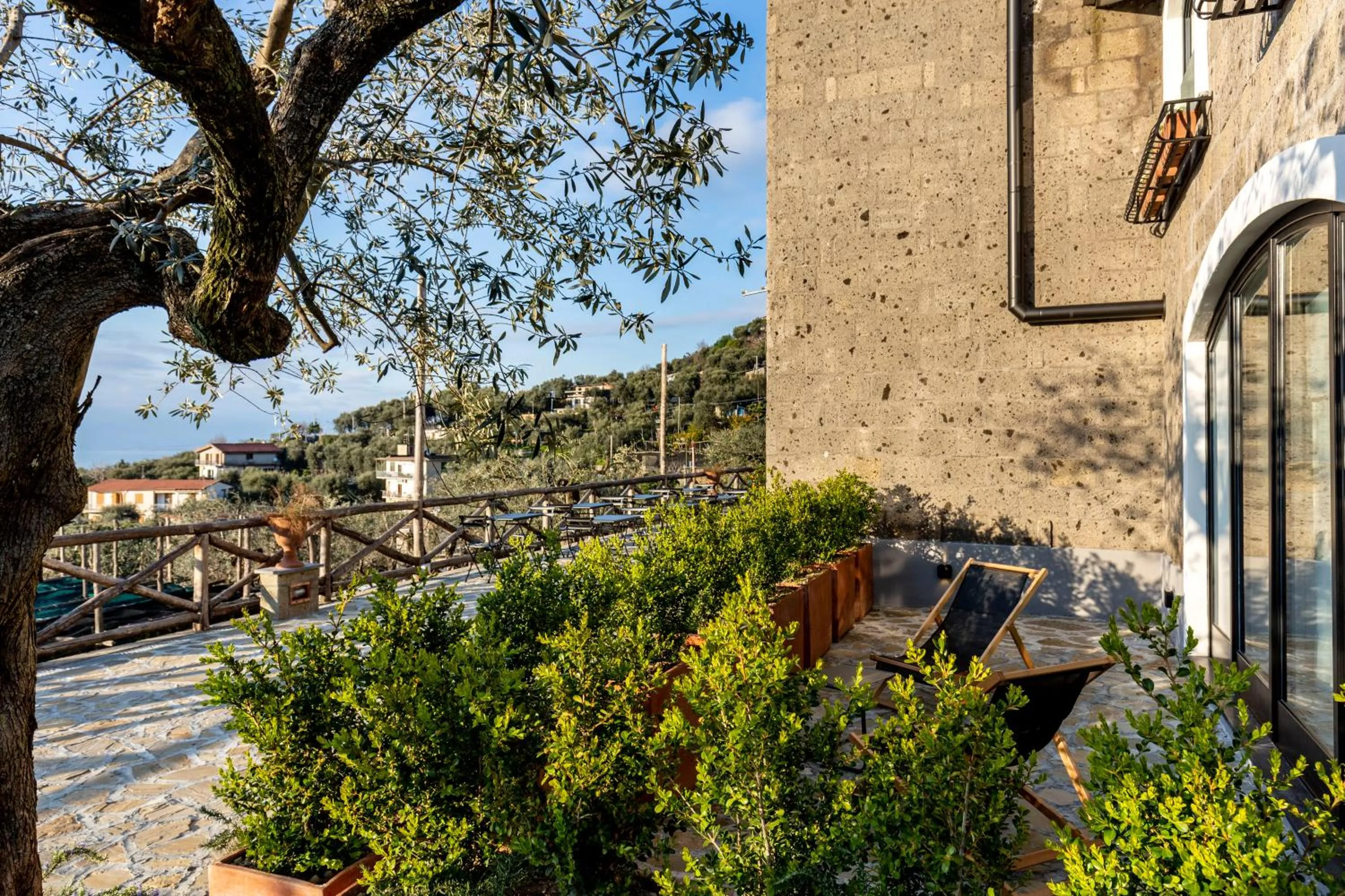 Property building in Maison Bon Bon