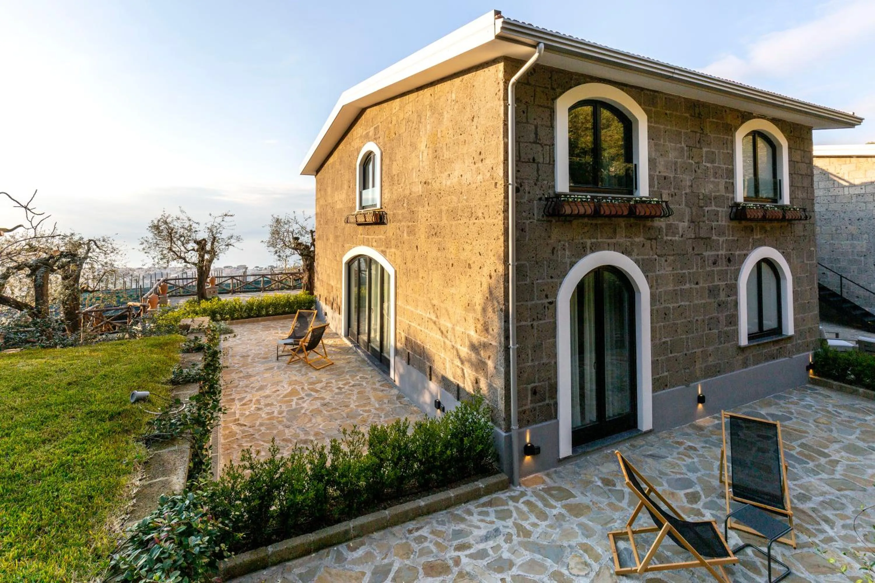 Property building in Maison Bon Bon