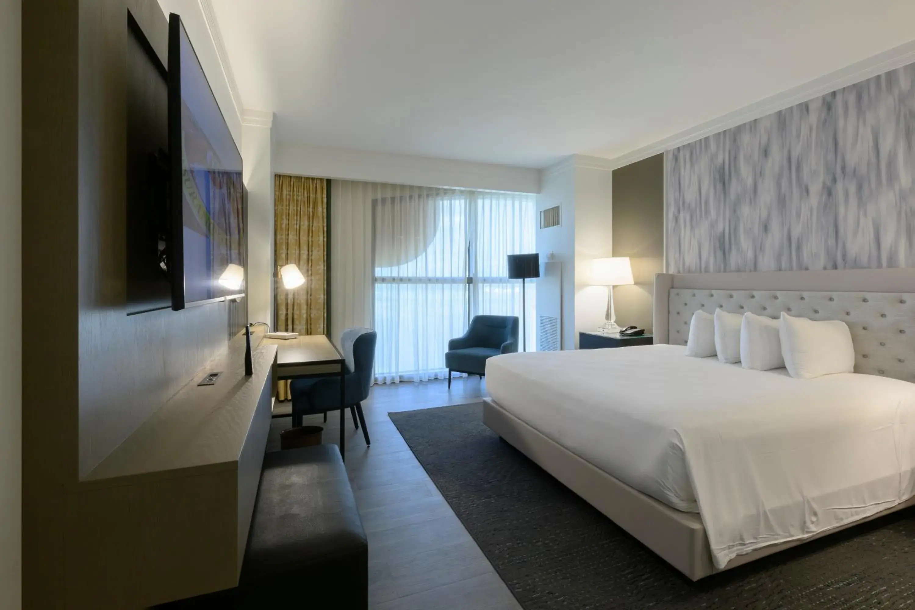 Luxury King Smoking in L’Auberge Casino Resort Lake Charles Luxury King Smoking in L’Auberge Casino Resort Lake Charles