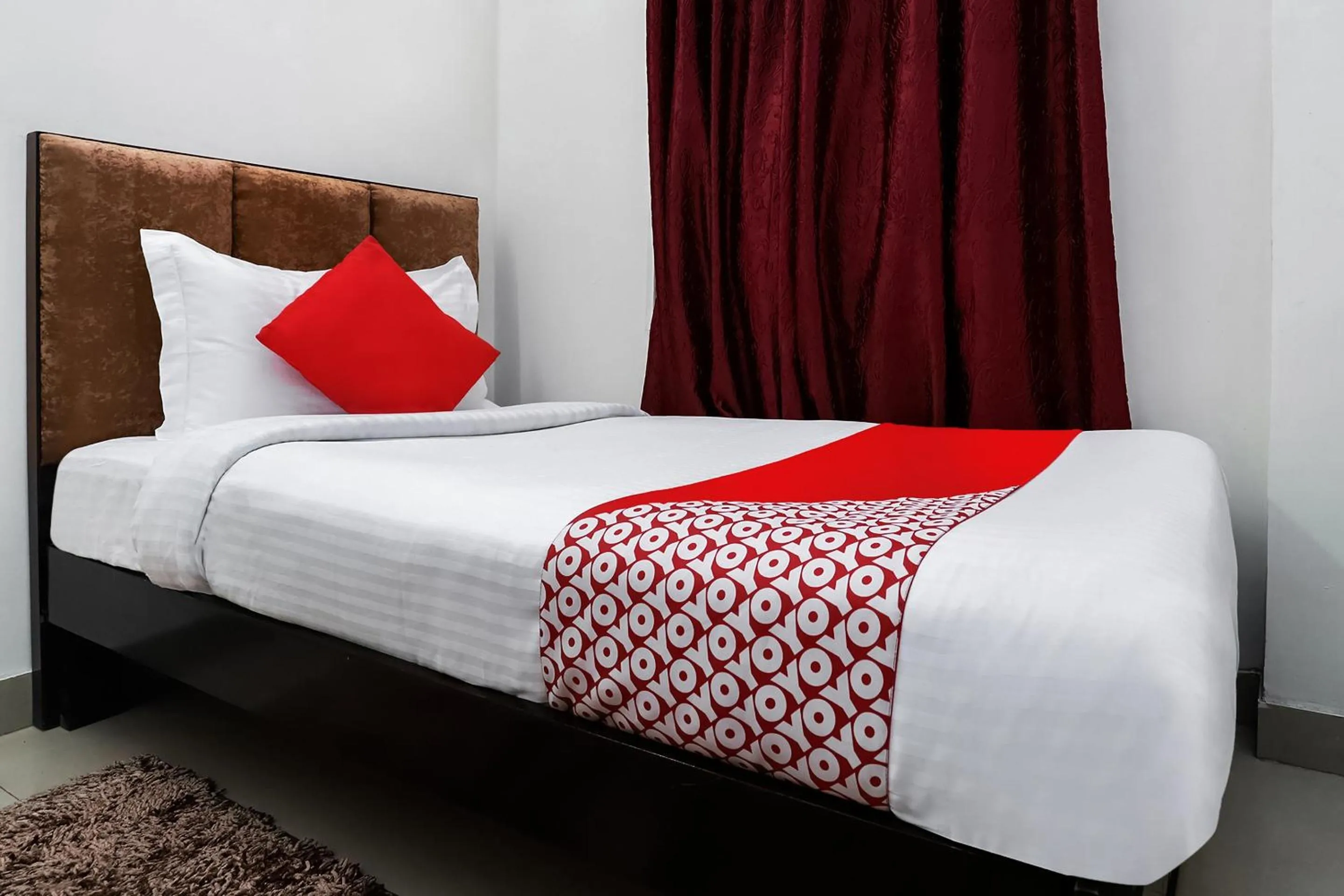 Bedroom in Collection O Ramji Grand Near Tdi Mall