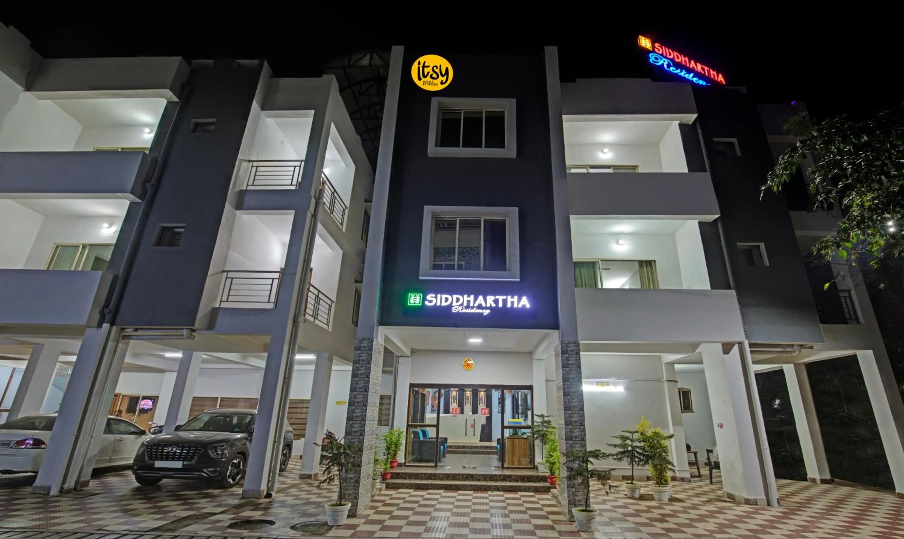 Property building in Itsy Hotels Sidhartha Residency