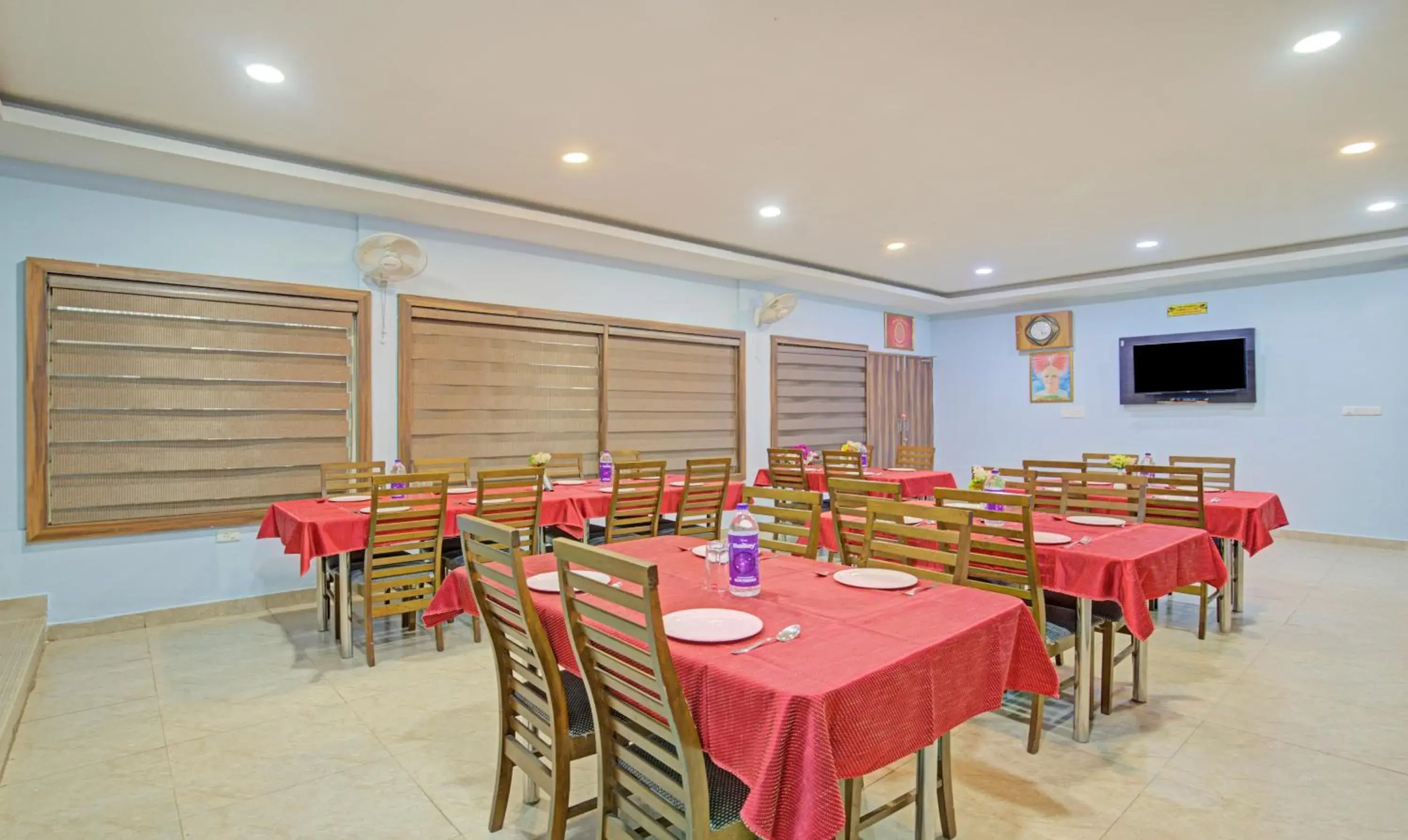 Restaurant/places to eat in Itsy Hotels Sidhartha Residency Restaurant/places to eat in Itsy Hotels Sidhartha Residency