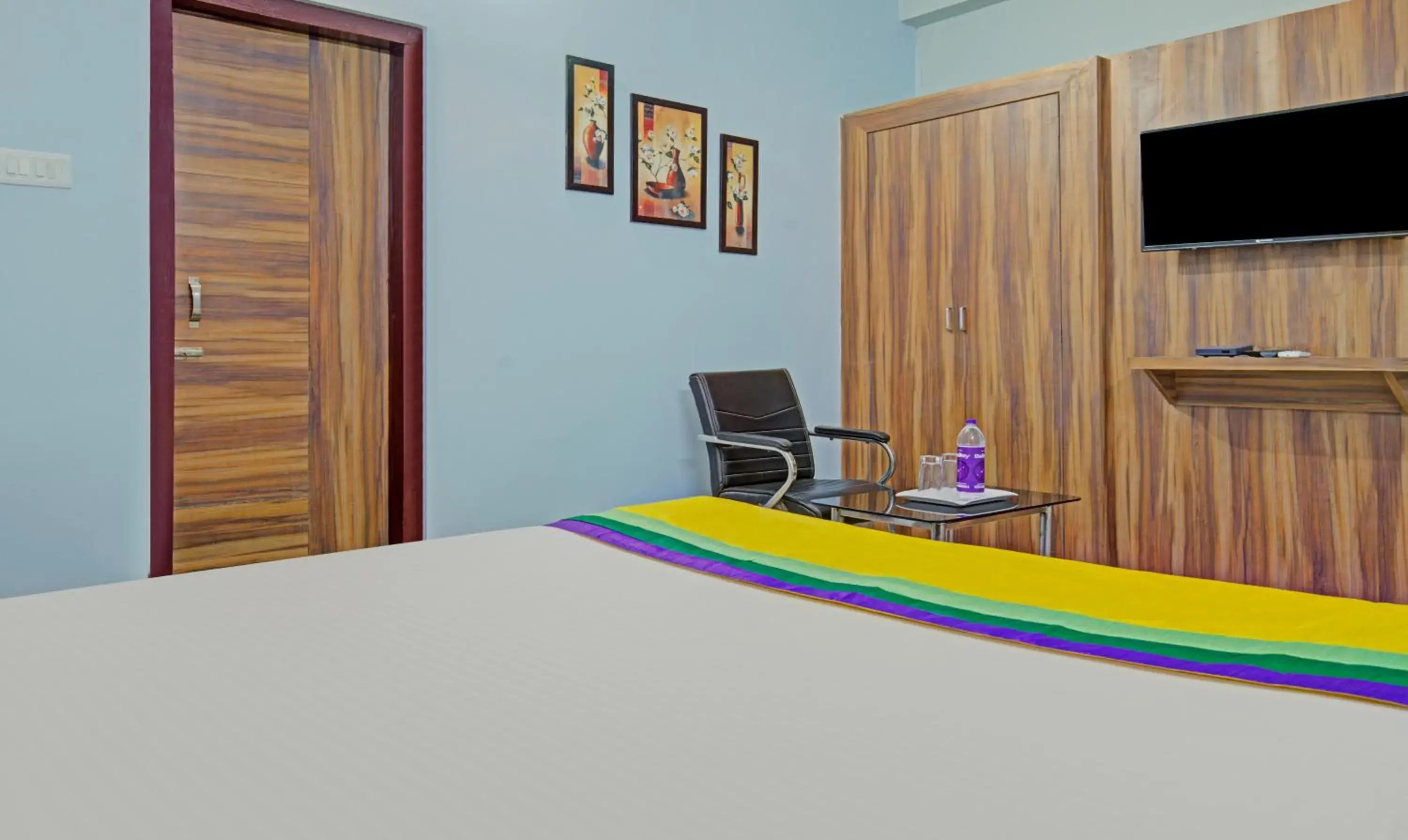 Bedroom in Itsy Hotels Sidhartha Residency Bedroom in Itsy Hotels Sidhartha Residency