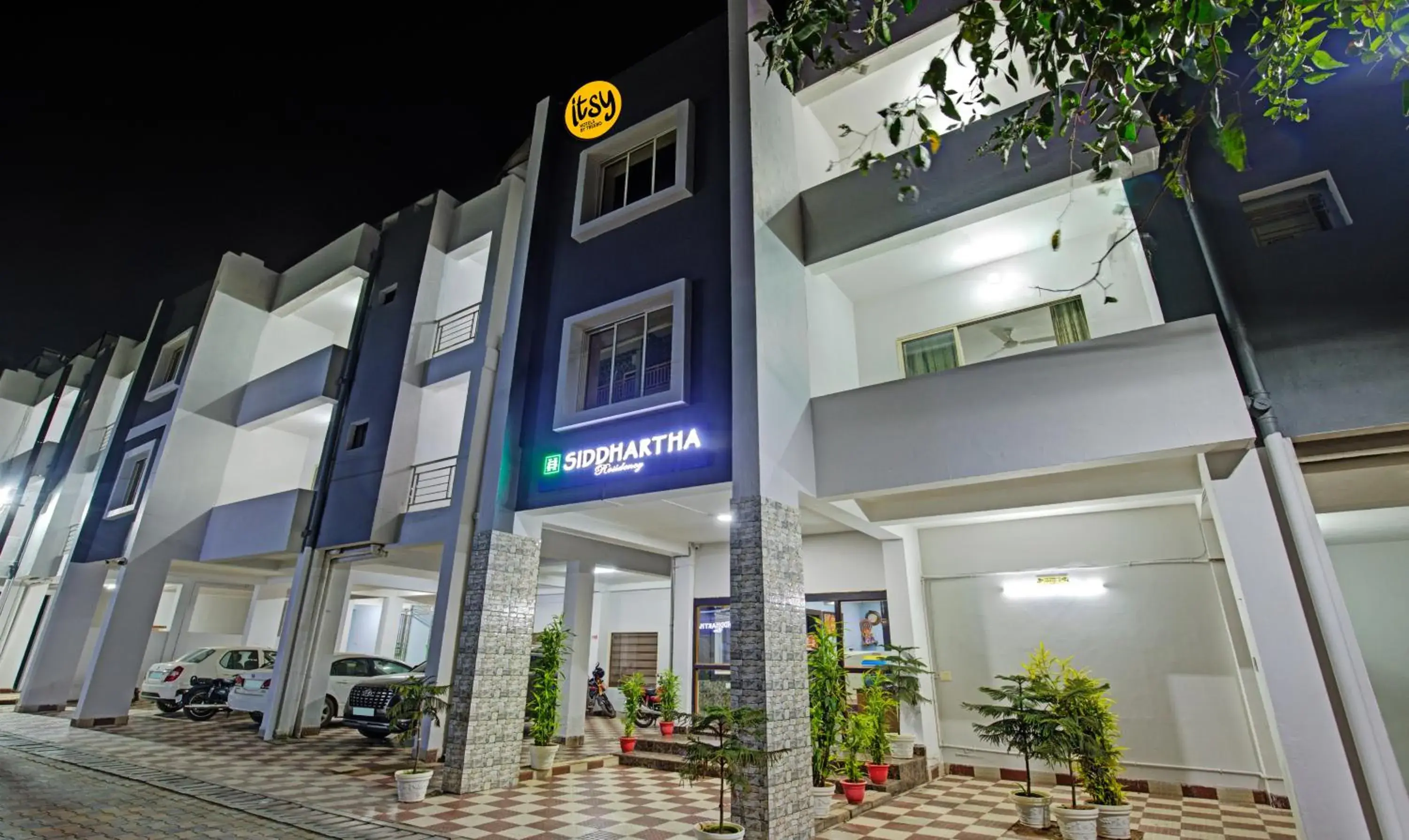 Property building in Itsy Hotels Sidhartha Residency Property building in Itsy Hotels Sidhartha Residency
