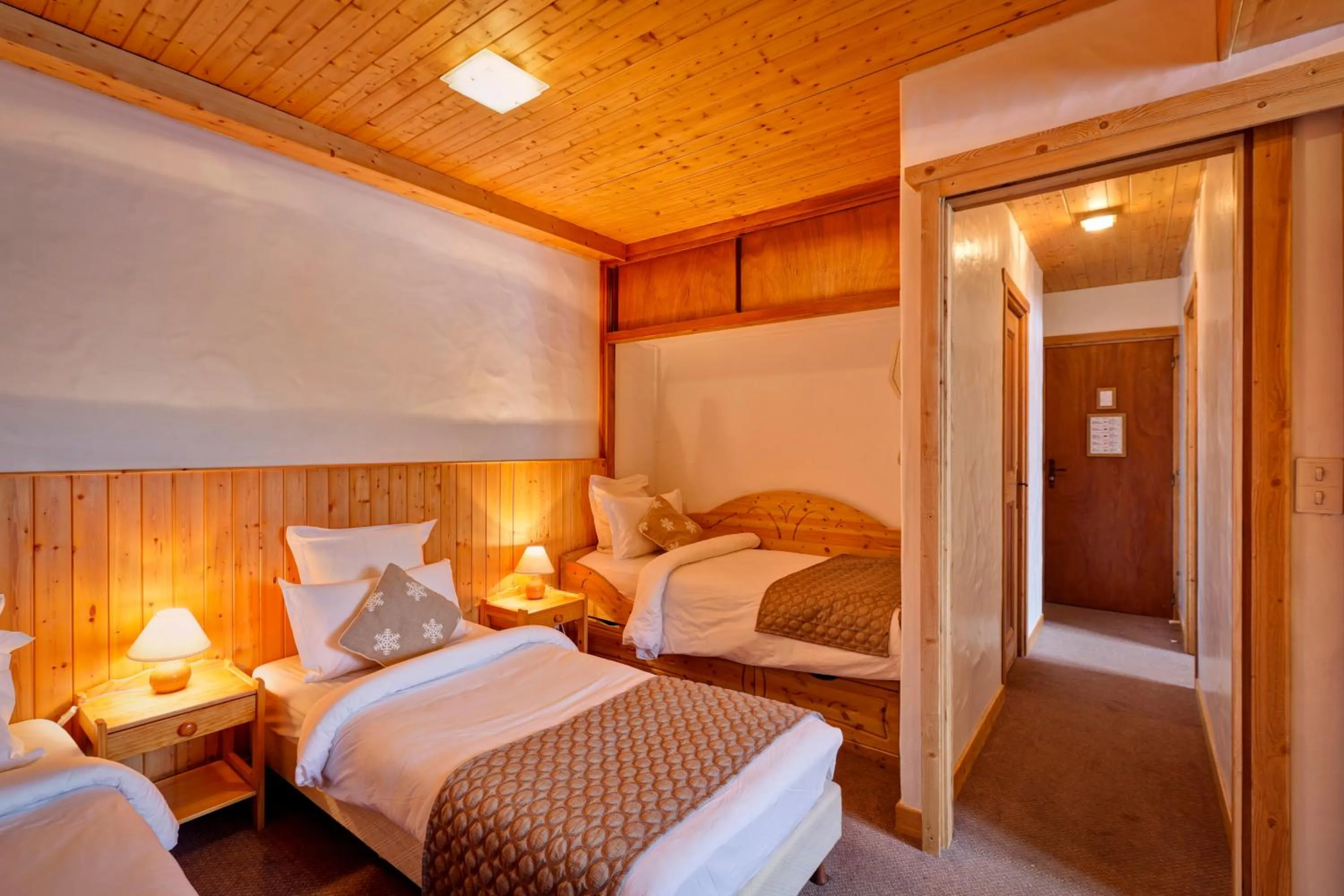 Photo of the whole room, Bed in Hotel les Flocons