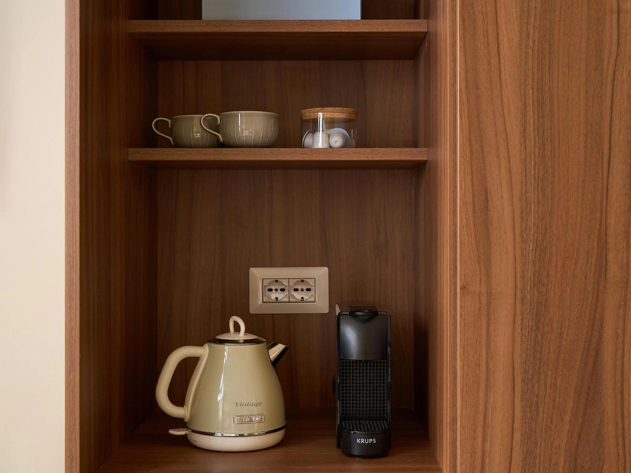 Coffee/tea facilities in Numa Florence Rodo