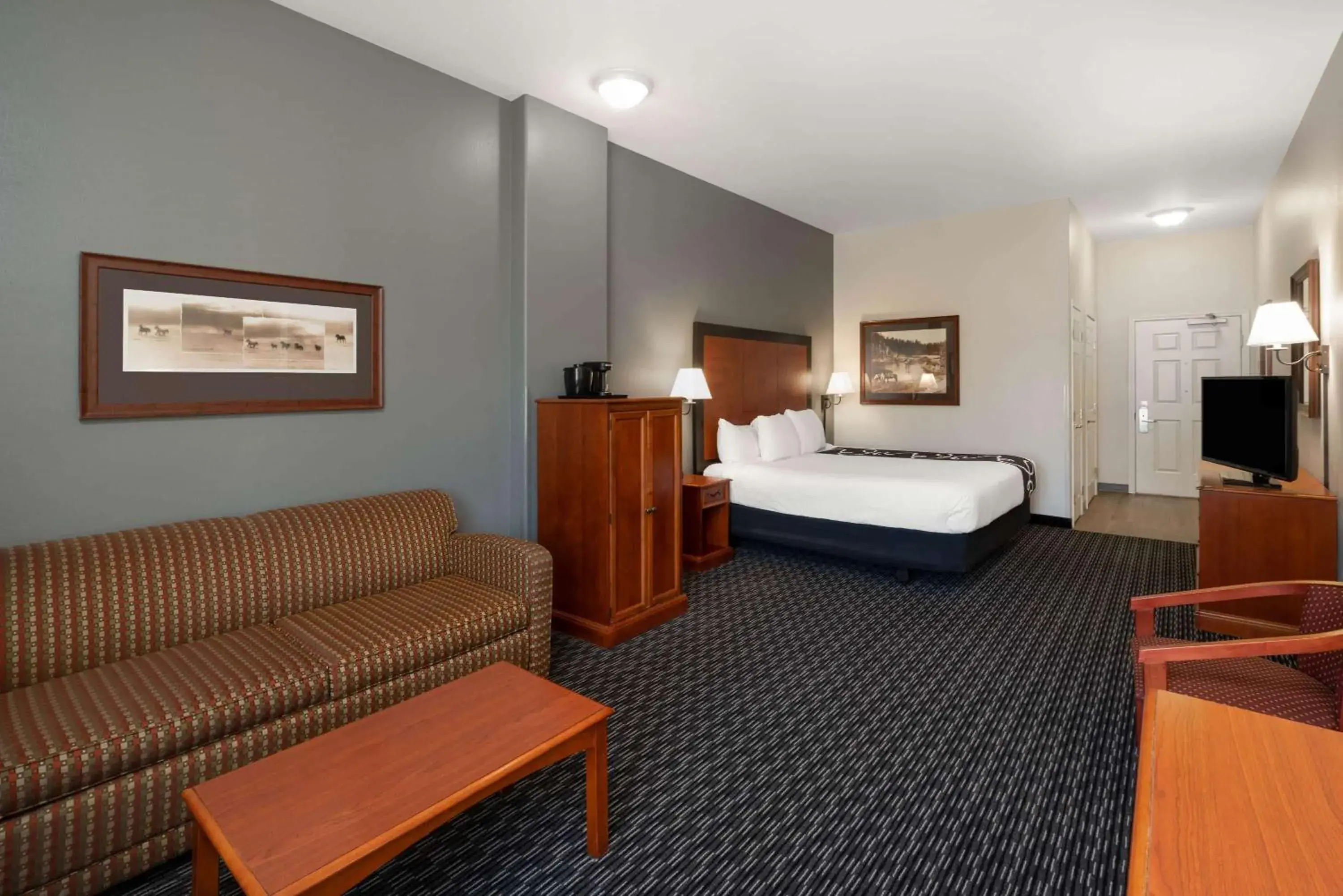 Photo of the whole room, Bed in La Quinta by Wyndham Rifle Photo of the whole room, Bed in La Quinta by Wyndham Rifle