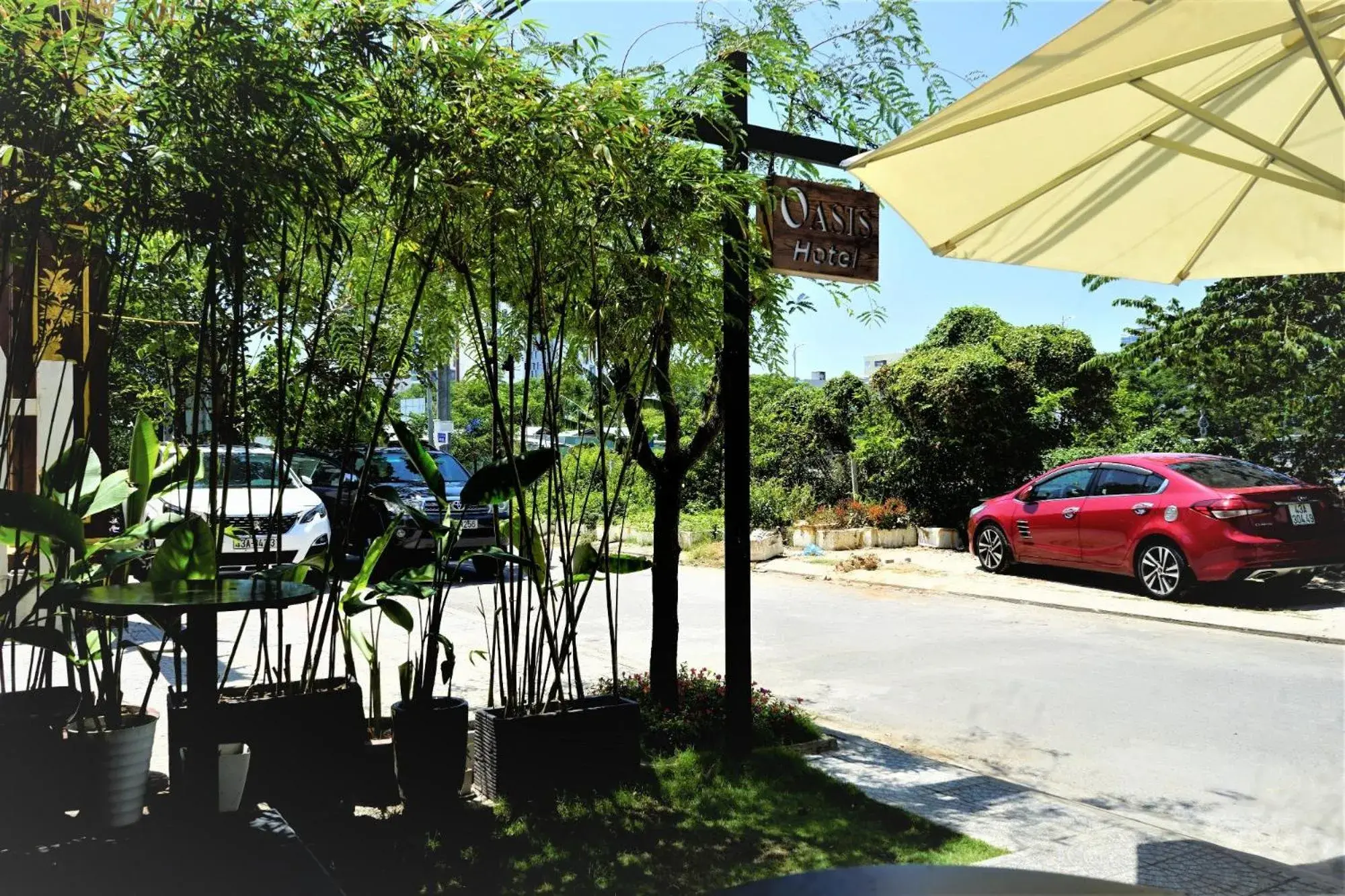 Facade/entrance in Oasis Hotel & Apartment Facade/entrance in Oasis Hotel & Apartment