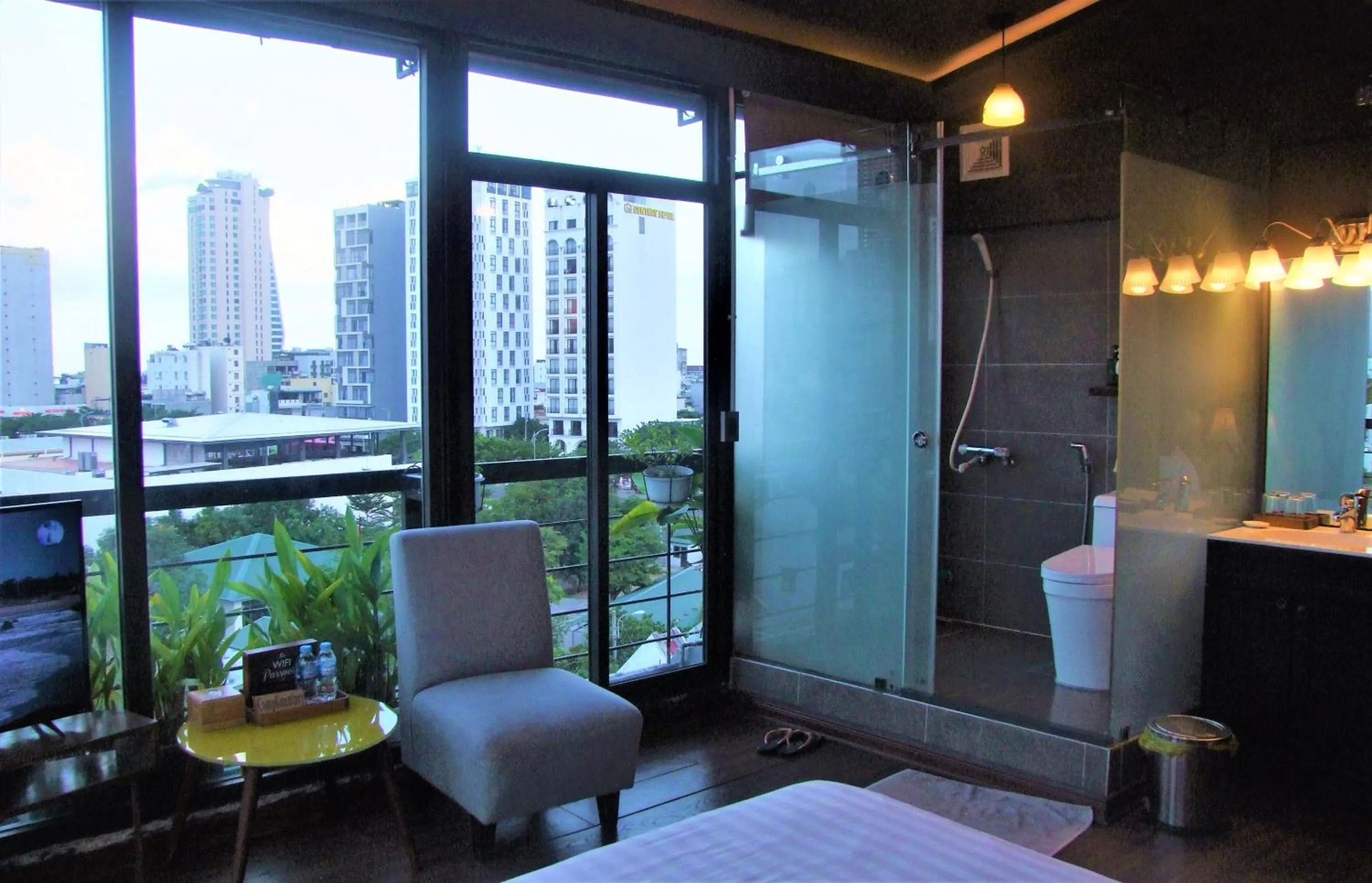 Oasis Hotel & Apartment