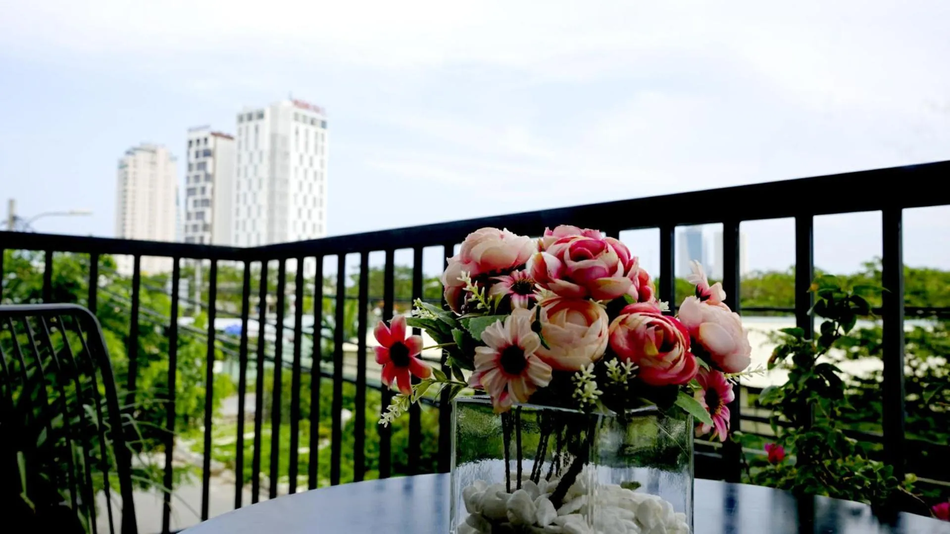 Oasis Hotel & Apartment