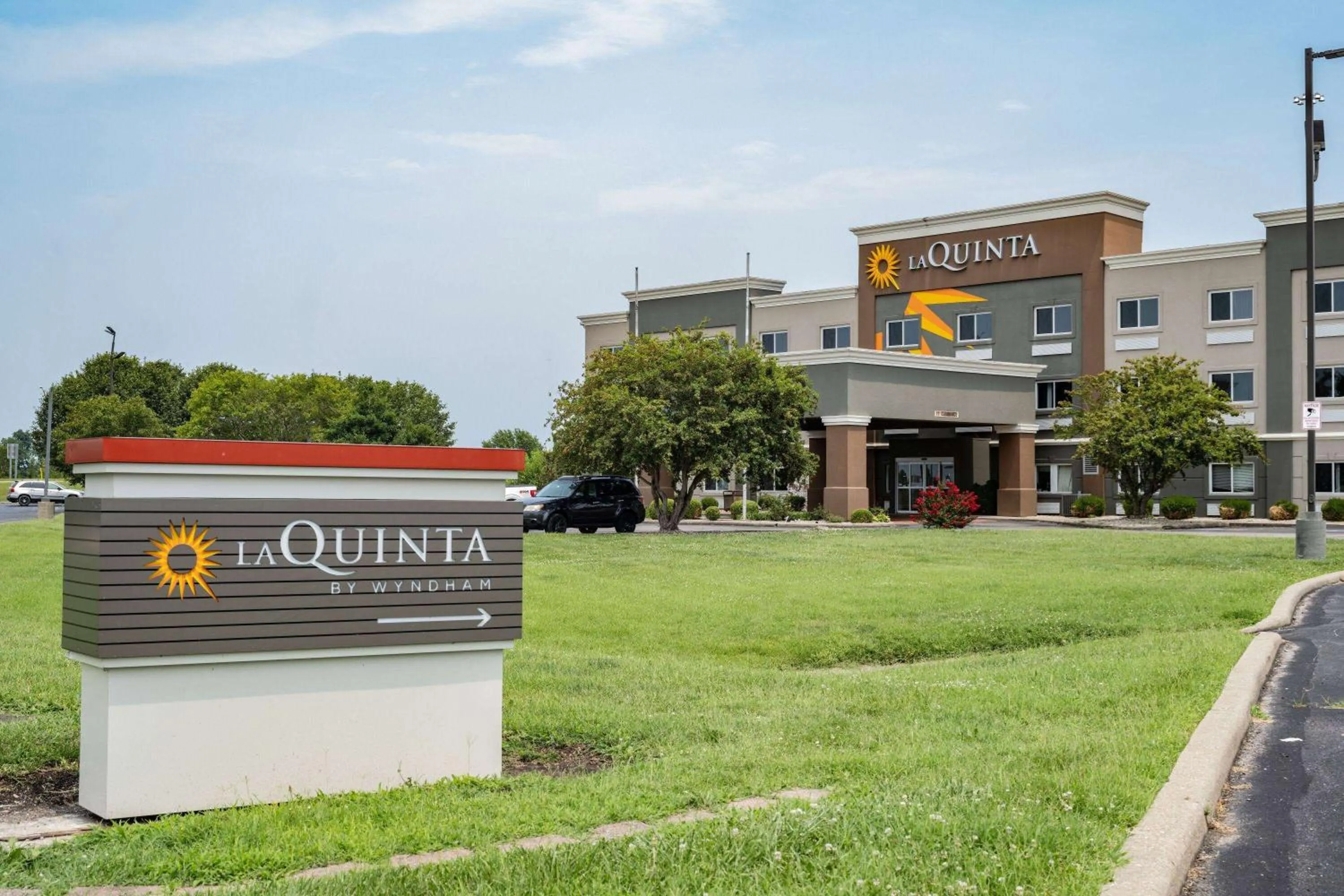 Property building in La Quinta by Wyndham Evansville