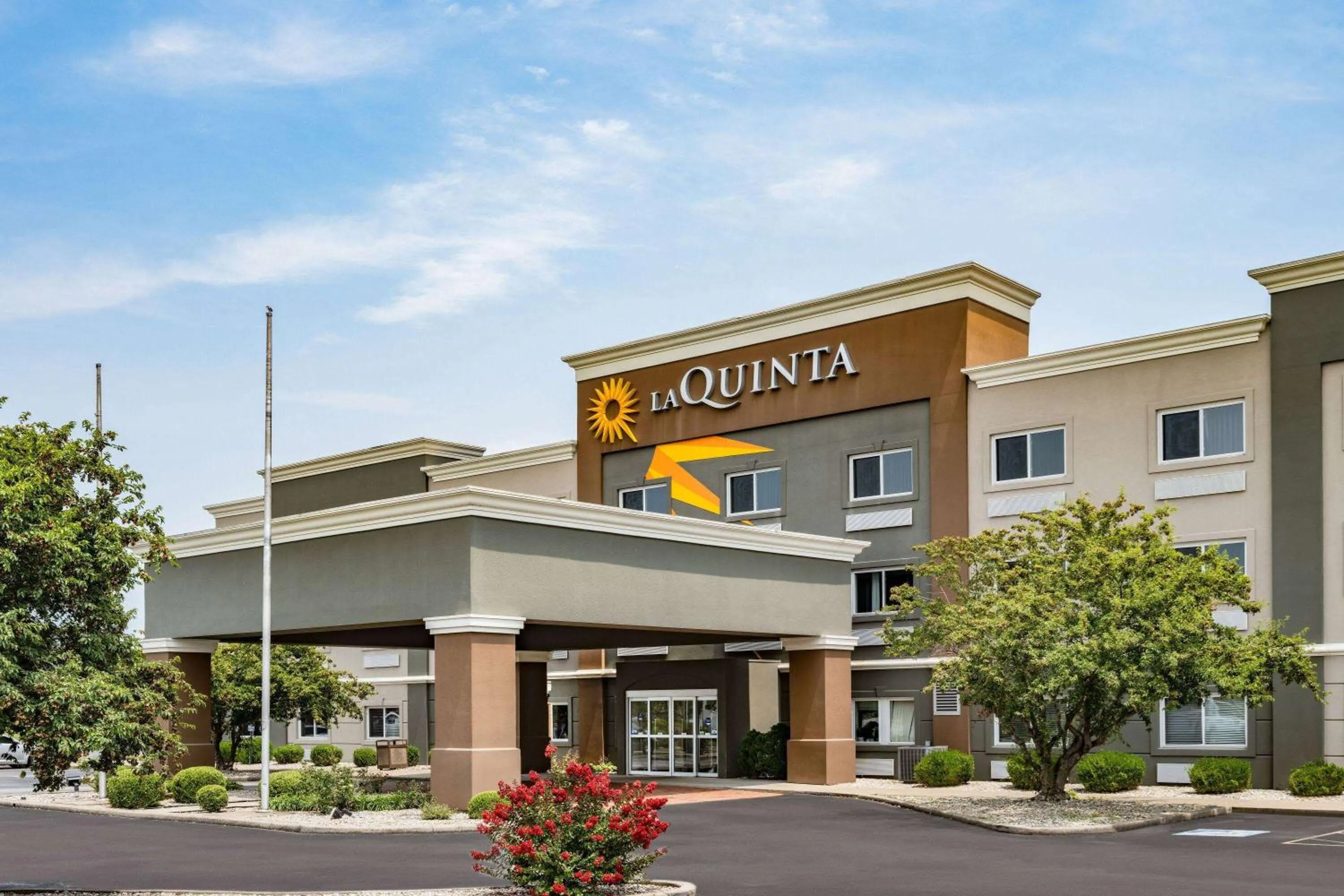 Property building in La Quinta by Wyndham Evansville