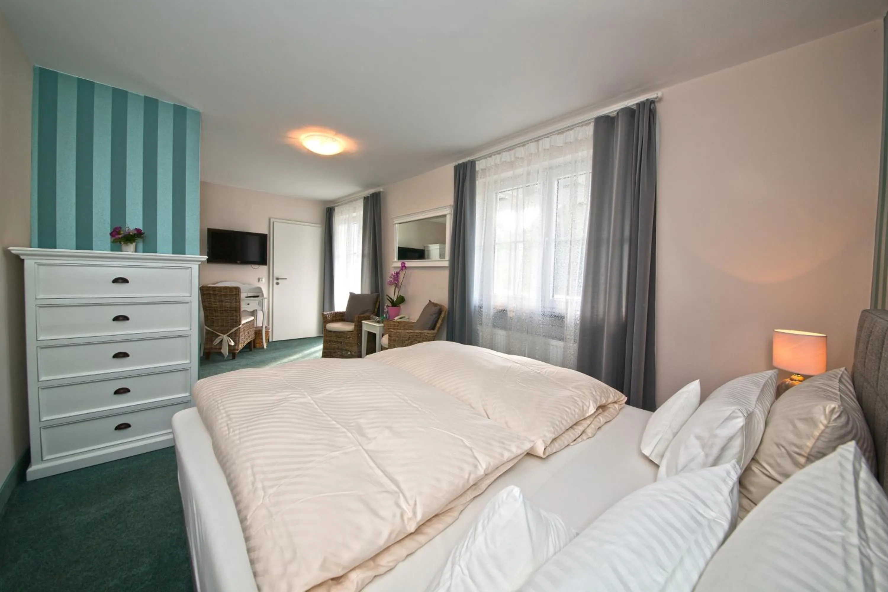 Property building, Bed in Hotel Jägerhof