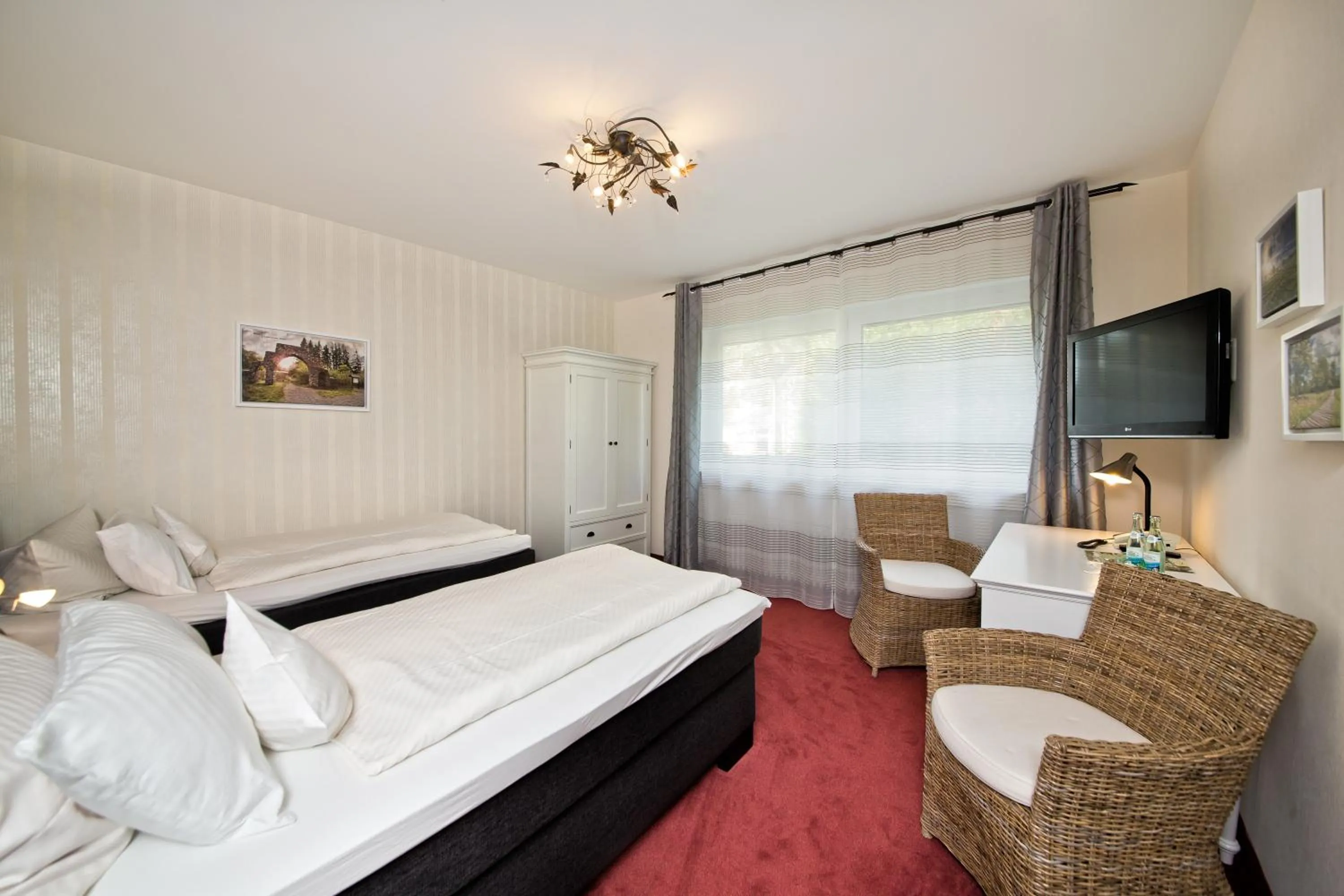 Property building, Bed in Hotel Jägerhof