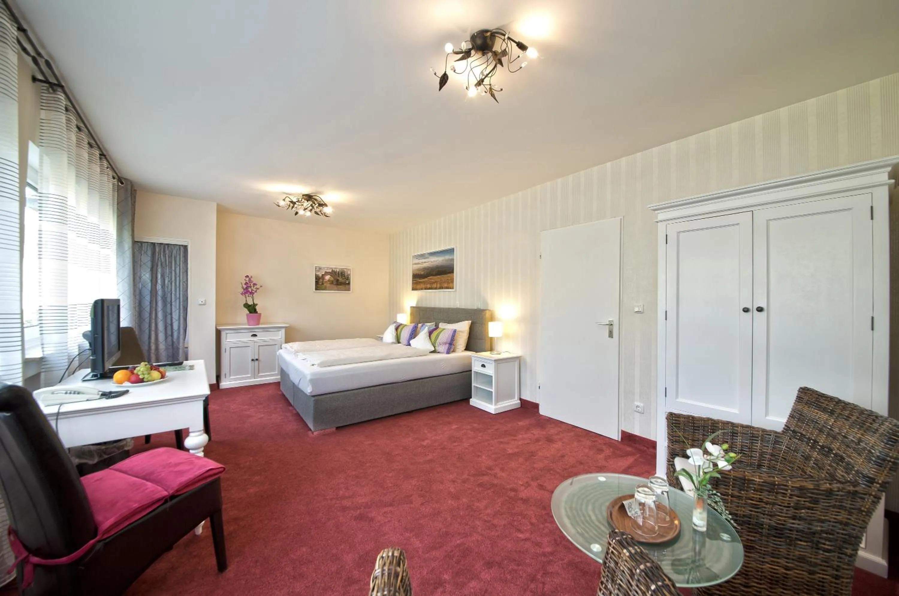 Property building, Bed in Hotel Jägerhof