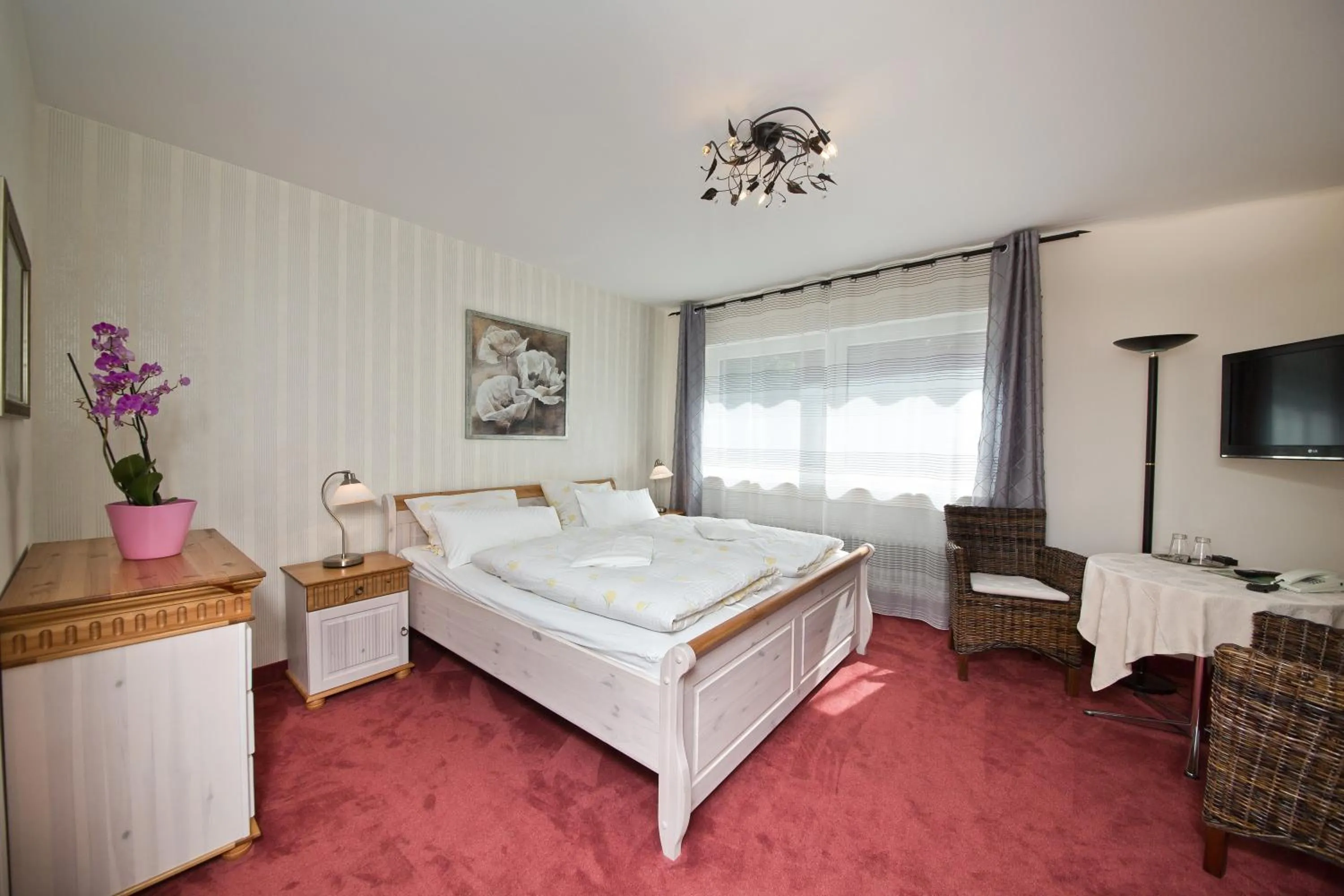 Property building, Bed in Hotel Jägerhof