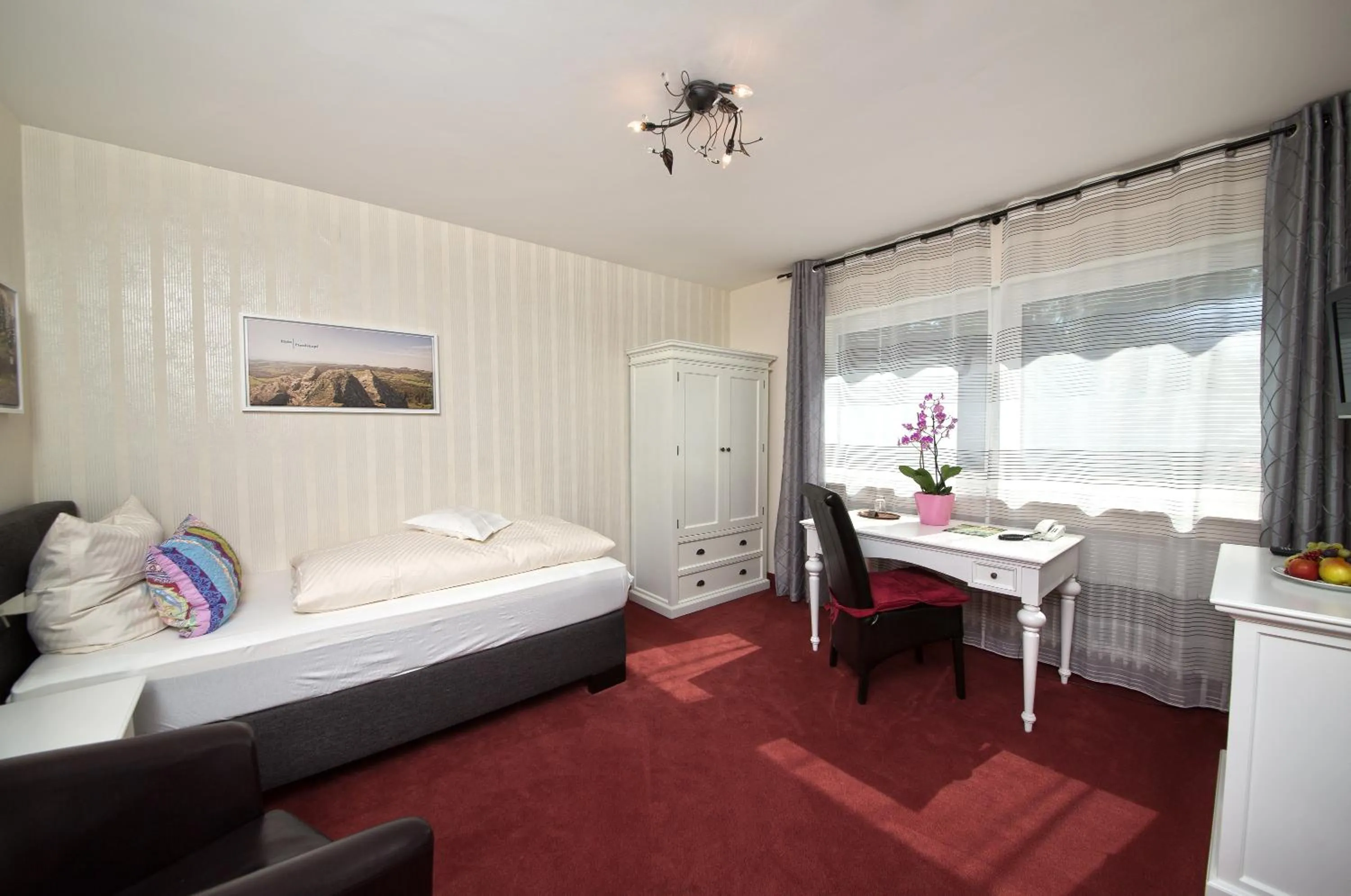 Property building, Bed in Hotel Jägerhof