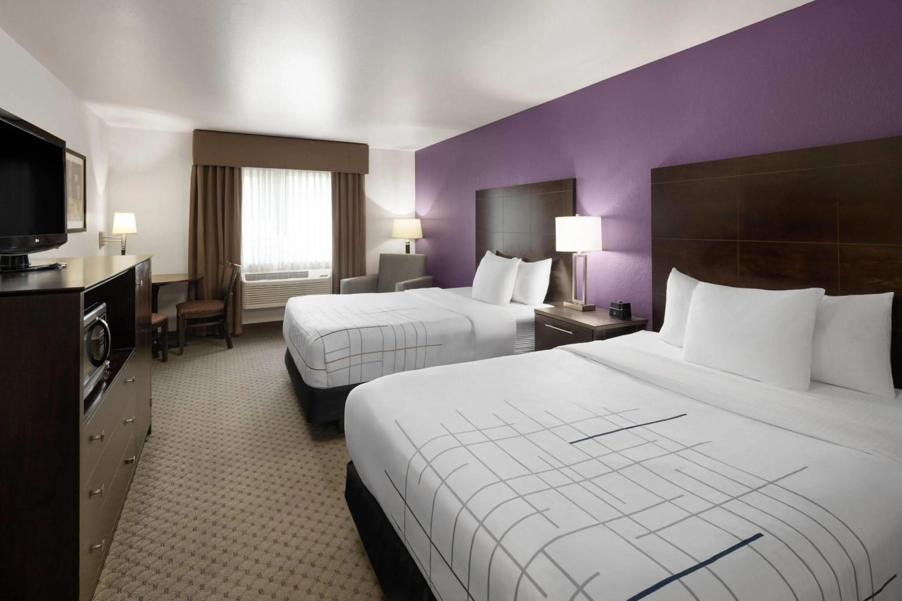 Photo of the whole room, Bed in La Quinta by Wyndham Spokane Valley