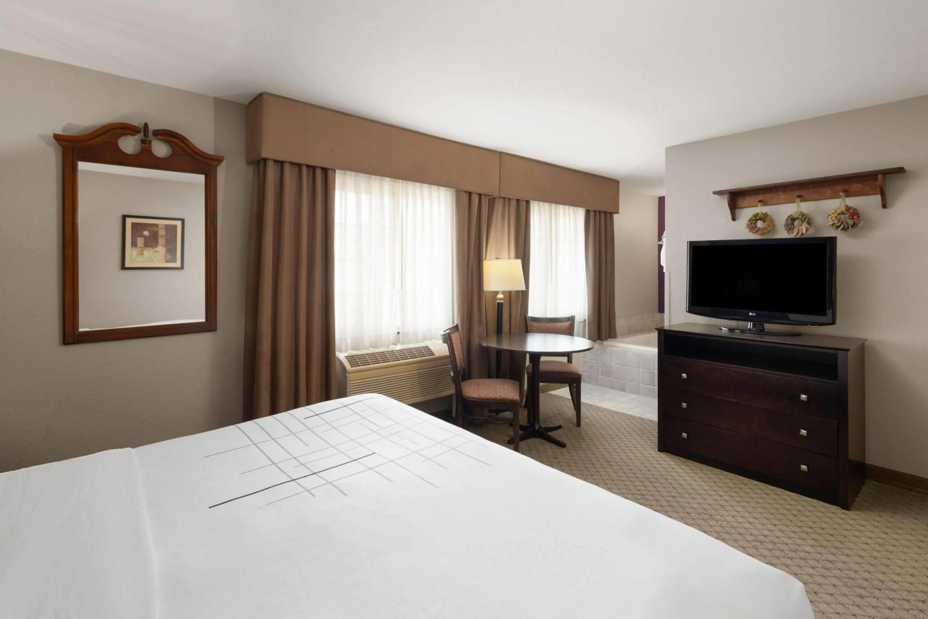 Bath, Bed in La Quinta by Wyndham Spokane Valley