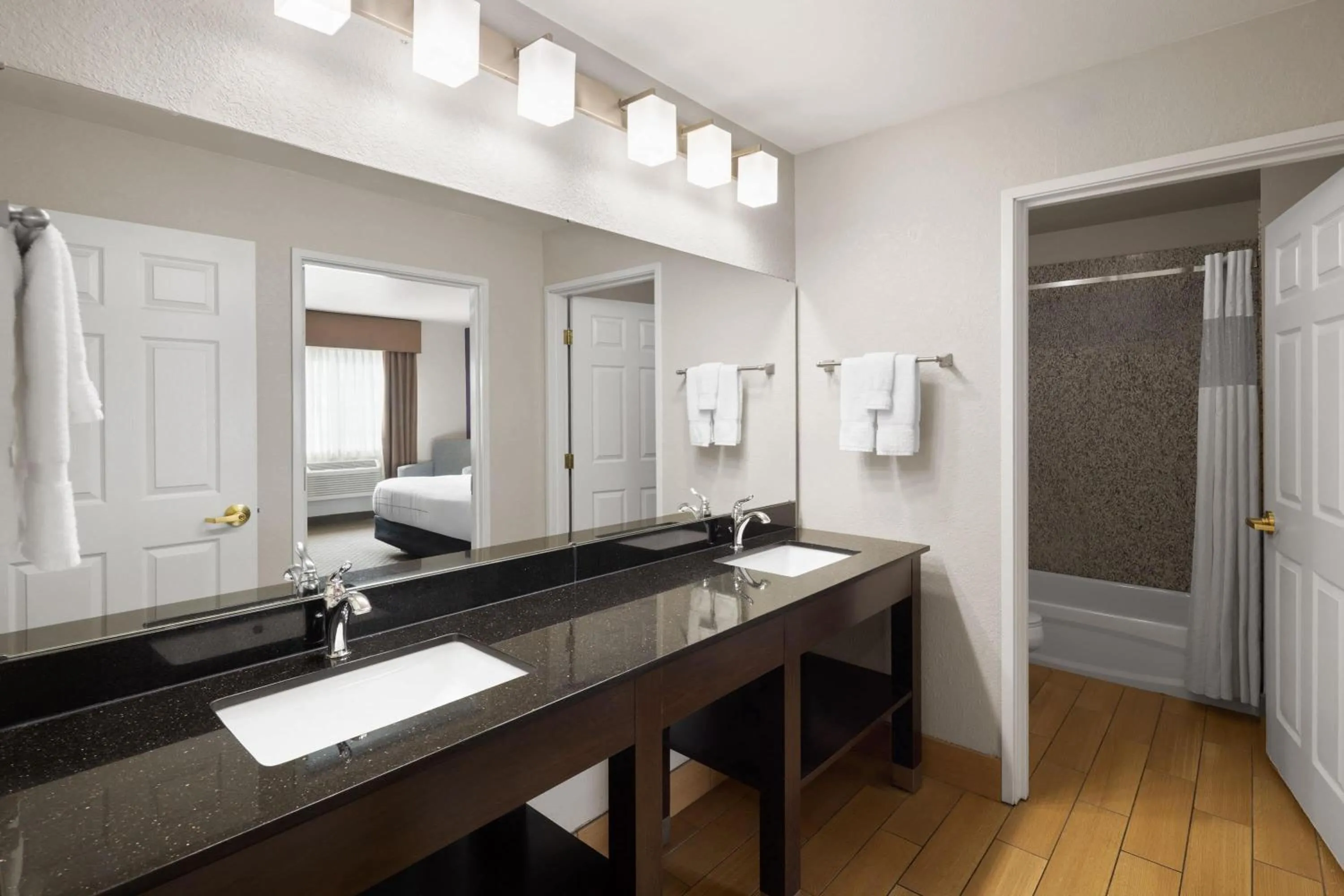 Bathroom in La Quinta by Wyndham Spokane Valley