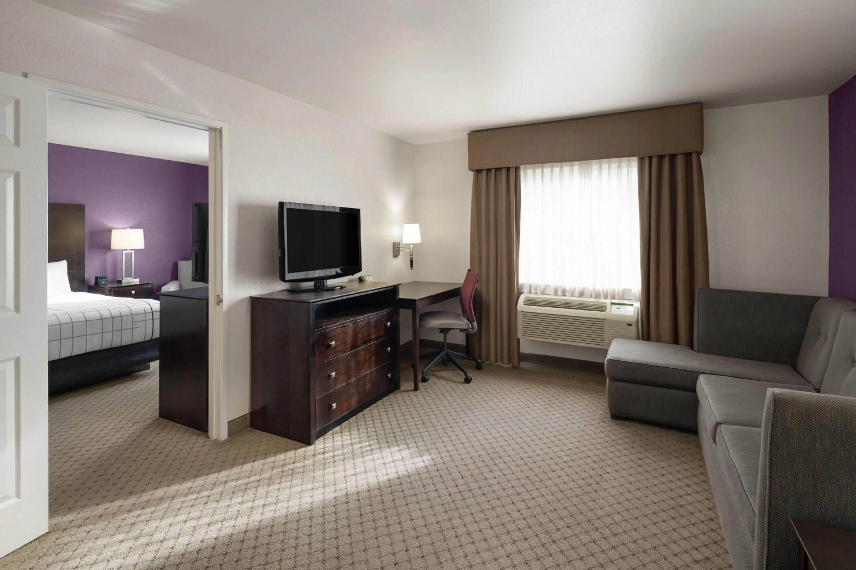 Photo of the whole room, Bed in La Quinta by Wyndham Spokane Valley