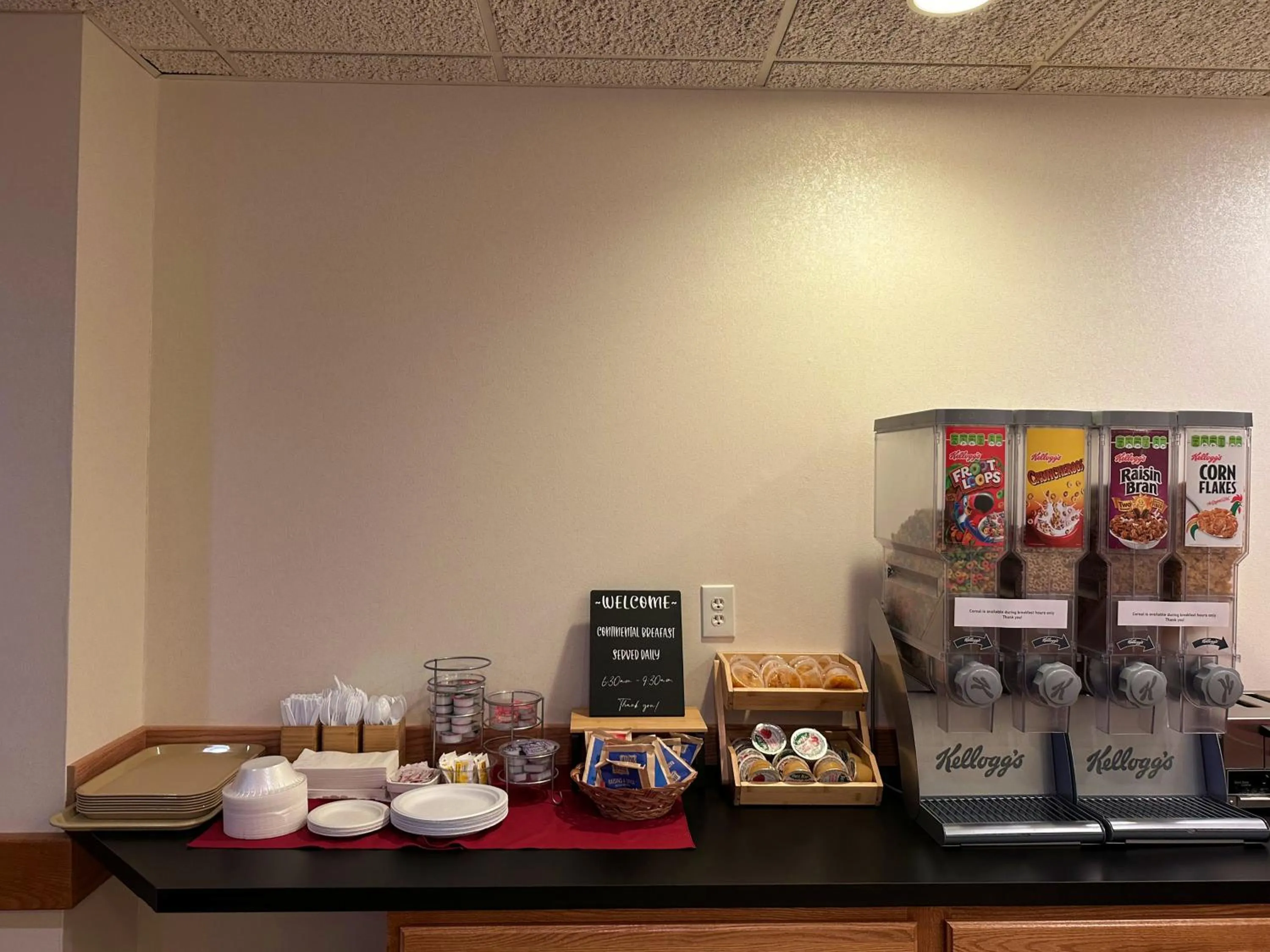 Breakfast in Peppermill Empress Inn